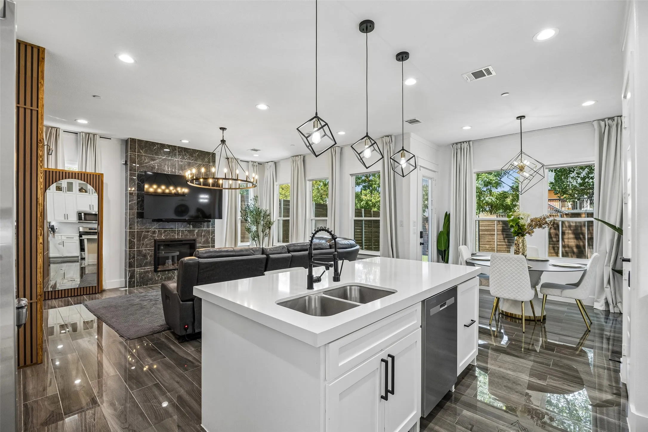 Single Family Residence For Rent in Dallas County , 1955 Leath Street, Dallas, Texas 75212, 4 Bedroom, 3 Bathroom, 2 Garage spaces, 2,614 Sqft, built in 2022, mls#21361980, Real Estate Agent in Dallas, Homes For Rent in Dallas county, Homes For Rent in Dallas, Realtor in Dallas Texas, Real Estate Brokerage Independent Realty Texas, Luminita Cordes Realtor