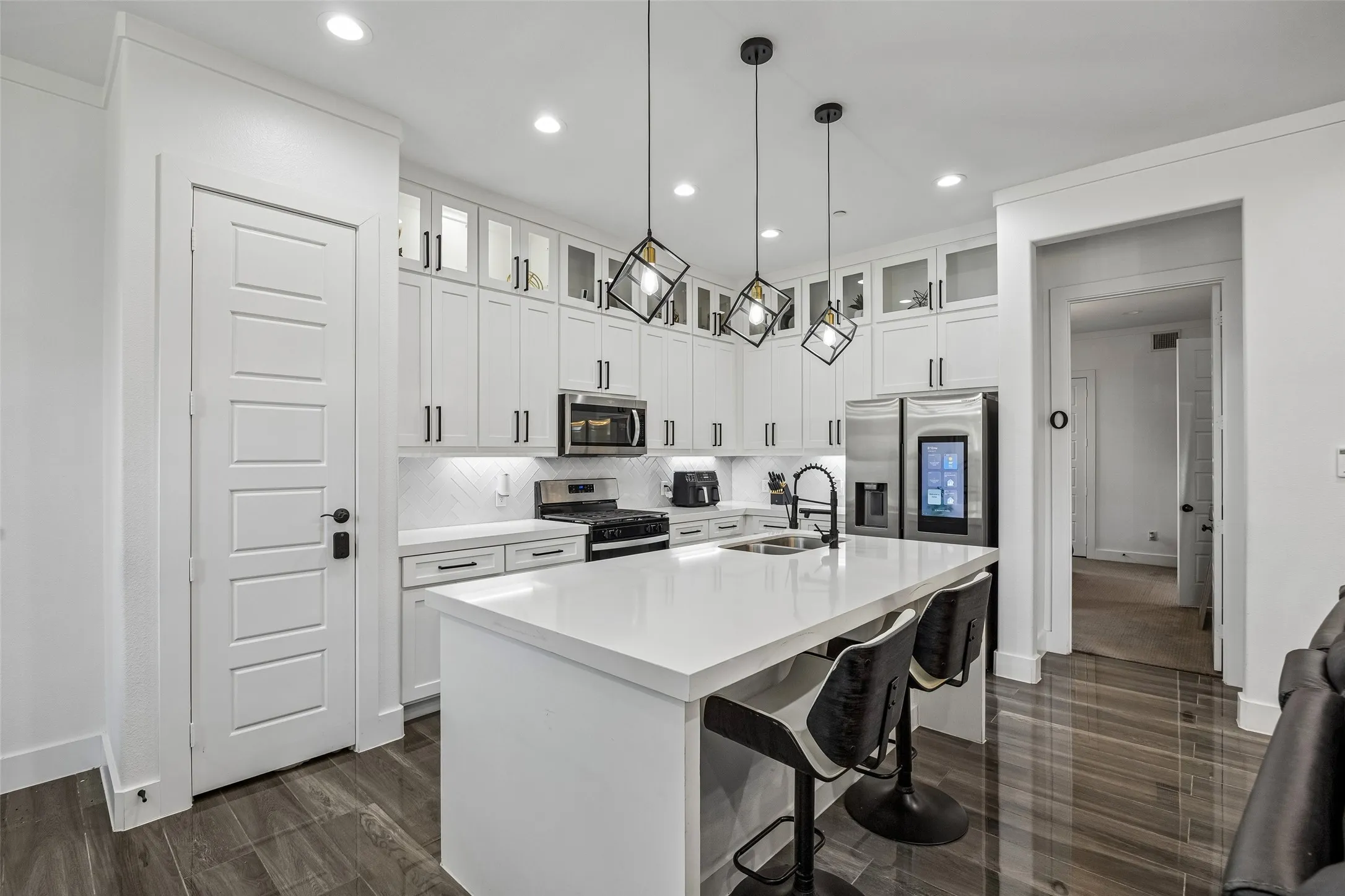Single Family Residence For Rent in Dallas County , 1955 Leath Street, Dallas, Texas 75212, 4 Bedroom, 3 Bathroom, 2 Garage spaces, 2,614 Sqft, built in 2022, mls#21361980, Real Estate Agent in Dallas, Homes For Rent in Dallas county, Homes For Rent in Dallas, Realtor in Dallas Texas, Real Estate Brokerage Independent Realty Texas, Luminita Cordes Realtor