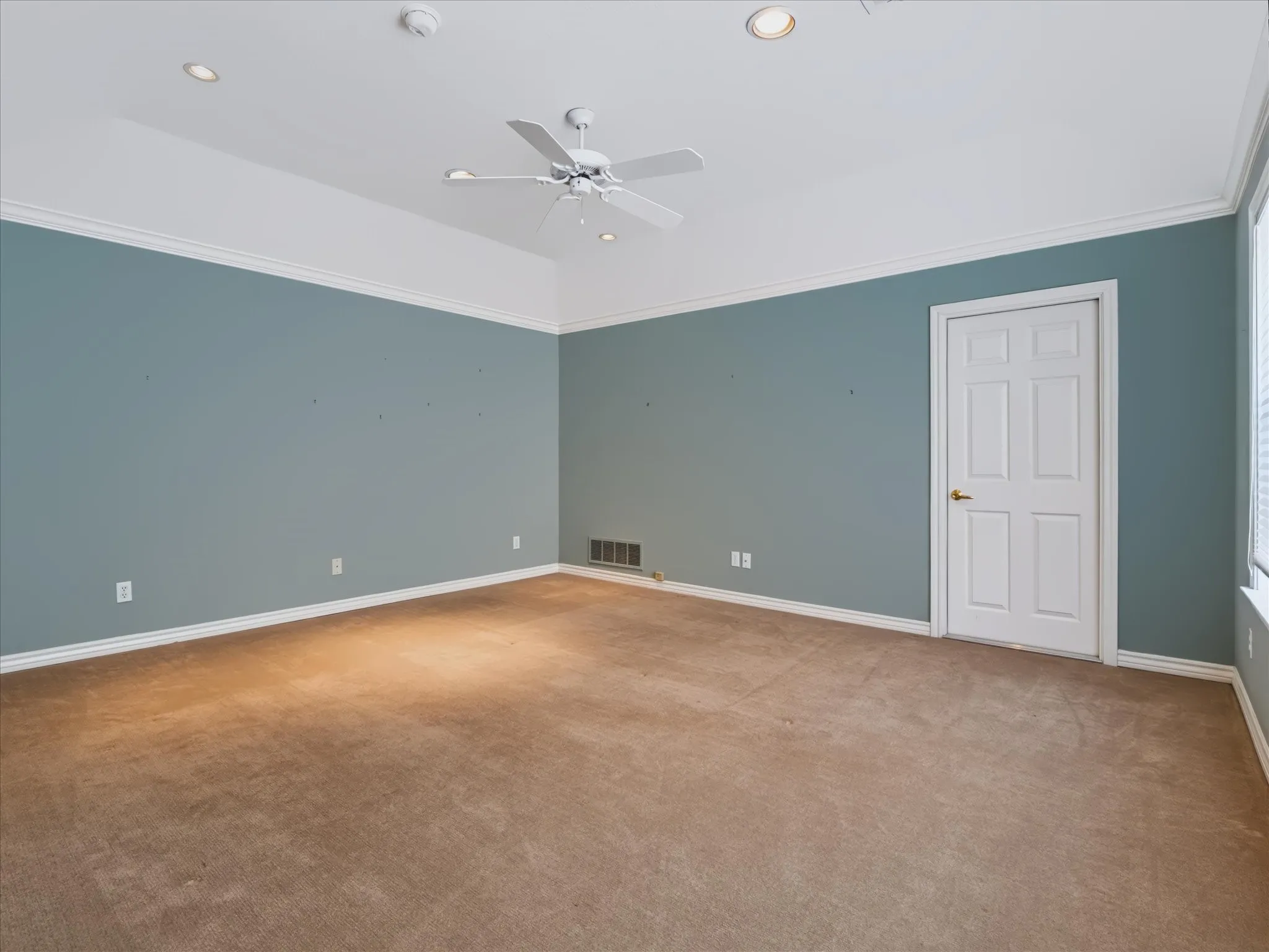 Single Family Residence For Sale in Dallas County , 2708 Rosedale Avenue, University Park, Texas 75205, 4 Bedroom, 3 Bathroom, 2 Garage spaces, 3,376 Sqft, built in 1994, mls#21327950, Real Estate Agent in University Park, Homes For Sale in Dallas county, Homes For Sale in University Park, Realtor in University Park Texas, Real Estate Brokerage Independent Realty Texas, Luminita Cordes Realtor