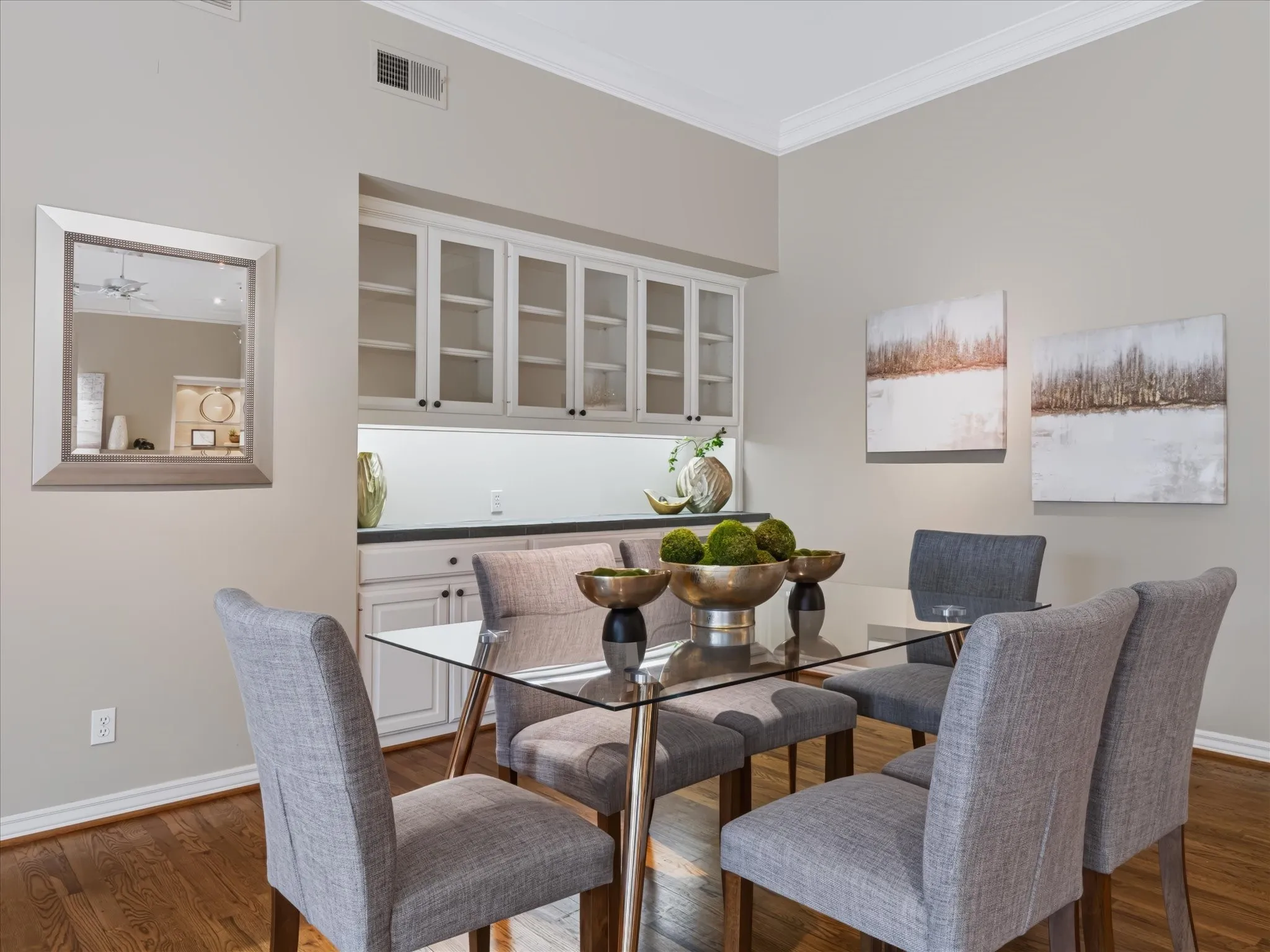 Single Family Residence For Sale in Dallas County , 2708 Rosedale Avenue, University Park, Texas 75205, 4 Bedroom, 3 Bathroom, 2 Garage spaces, 3,376 Sqft, built in 1994, mls#21327950, Real Estate Agent in University Park, Homes For Sale in Dallas county, Homes For Sale in University Park, Realtor in University Park Texas, Real Estate Brokerage Independent Realty Texas, Luminita Cordes Realtor