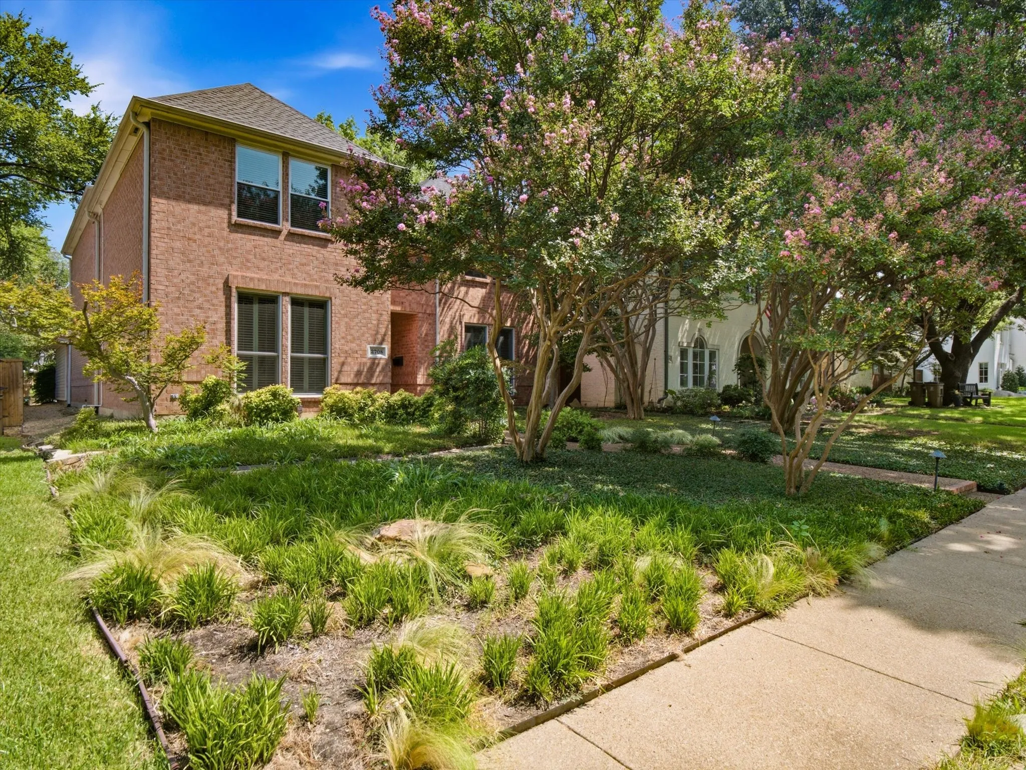 Single Family Residence For Sale in Dallas County , 2708 Rosedale Avenue, University Park, Texas 75205, 4 Bedroom, 3 Bathroom, 2 Garage spaces, 3,376 Sqft, built in 1994, mls#21327950, Real Estate Agent in University Park, Homes For Sale in Dallas county, Homes For Sale in University Park, Realtor in University Park Texas, Real Estate Brokerage Independent Realty Texas, Luminita Cordes Realtor