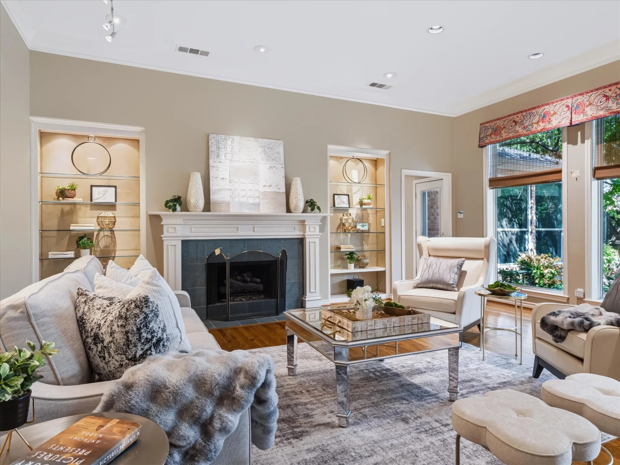Single Family Residence For Sale in Dallas County , 2708 Rosedale Avenue, University Park, Texas 75205, 4 Bedroom, 3 Bathroom, 2 Garage spaces, 3,376 Sqft, built in 1994, mls#21327950, Real Estate Agent in University Park, Homes For Sale in Dallas county, Homes For Sale in University Park, Realtor in University Park Texas, Real Estate Brokerage Independent Realty Texas, Luminita Cordes Realtor