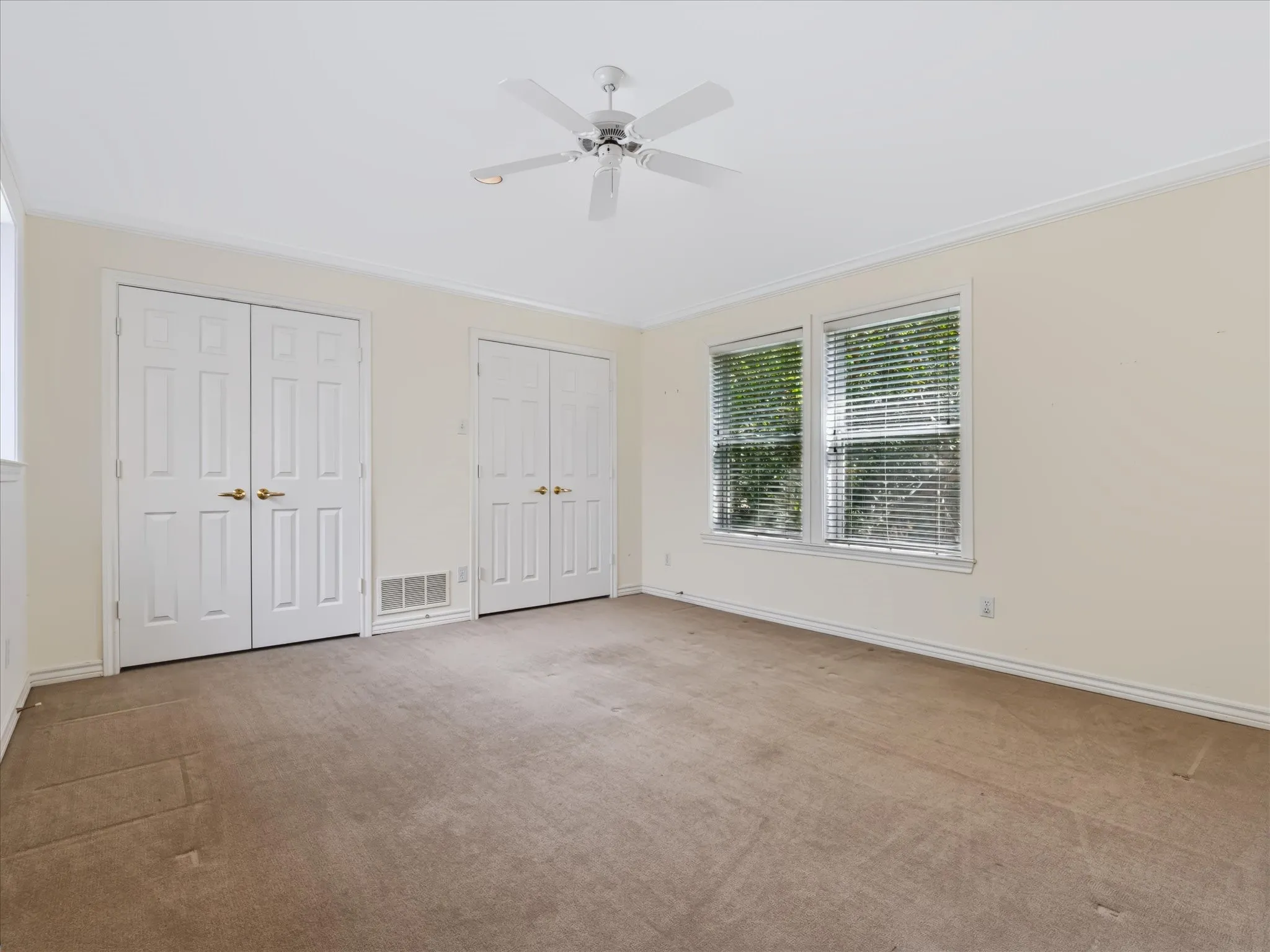 Single Family Residence For Sale in Dallas County , 2708 Rosedale Avenue, University Park, Texas 75205, 4 Bedroom, 3 Bathroom, 2 Garage spaces, 3,376 Sqft, built in 1994, mls#21327950, Real Estate Agent in University Park, Homes For Sale in Dallas county, Homes For Sale in University Park, Realtor in University Park Texas, Real Estate Brokerage Independent Realty Texas, Luminita Cordes Realtor