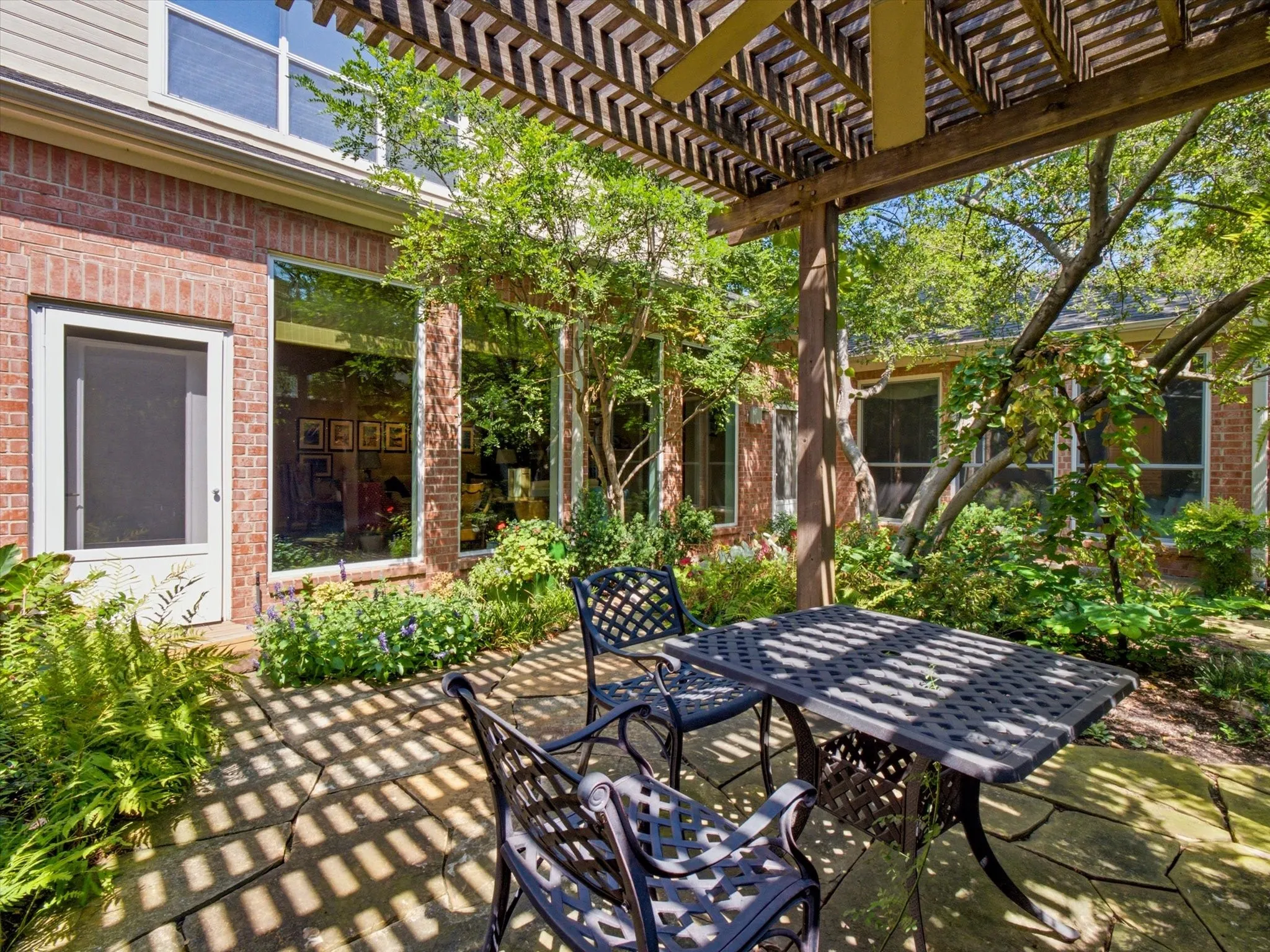 Single Family Residence For Sale in Dallas County , 2708 Rosedale Avenue, University Park, Texas 75205, 4 Bedroom, 3 Bathroom, 2 Garage spaces, 3,376 Sqft, built in 1994, mls#21327950, Real Estate Agent in University Park, Homes For Sale in Dallas county, Homes For Sale in University Park, Realtor in University Park Texas, Real Estate Brokerage Independent Realty Texas, Luminita Cordes Realtor