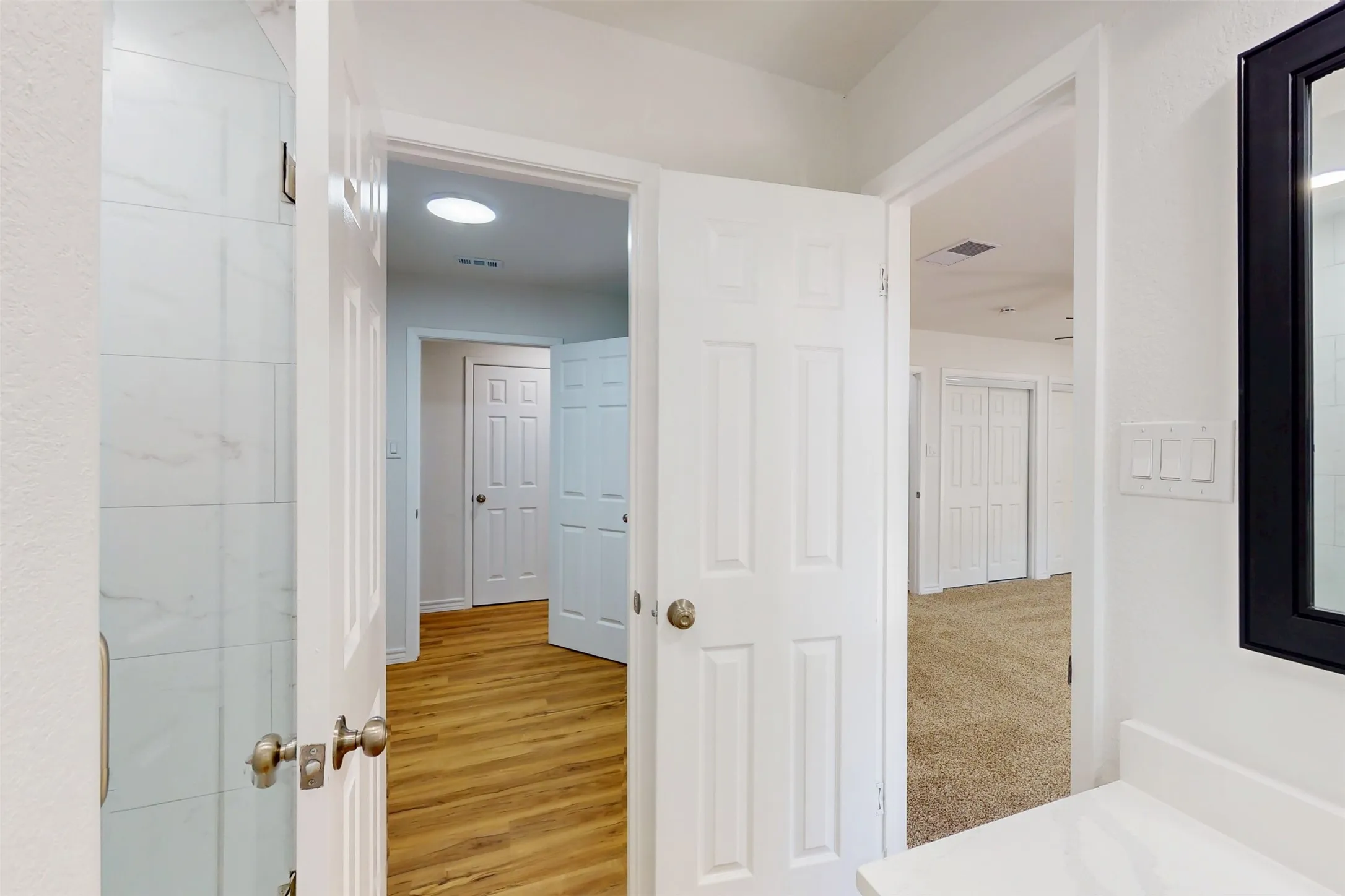 Single Family Residence For Sale in Tarrant County , 6851 Shorecrest Court, Fort Worth, Texas 76132, 4 Bedroom, 3 Bathroom, 2 Garage spaces, 2,849 Sqft, built in 1978, mls#21356265, Real Estate Agent in Fort Worth, Homes For Sale in Tarrant county, Homes For Sale in Fort Worth, Realtor in Fort Worth Texas, Real Estate Brokerage Independent Realty Texas, Luminita Cordes Realtor