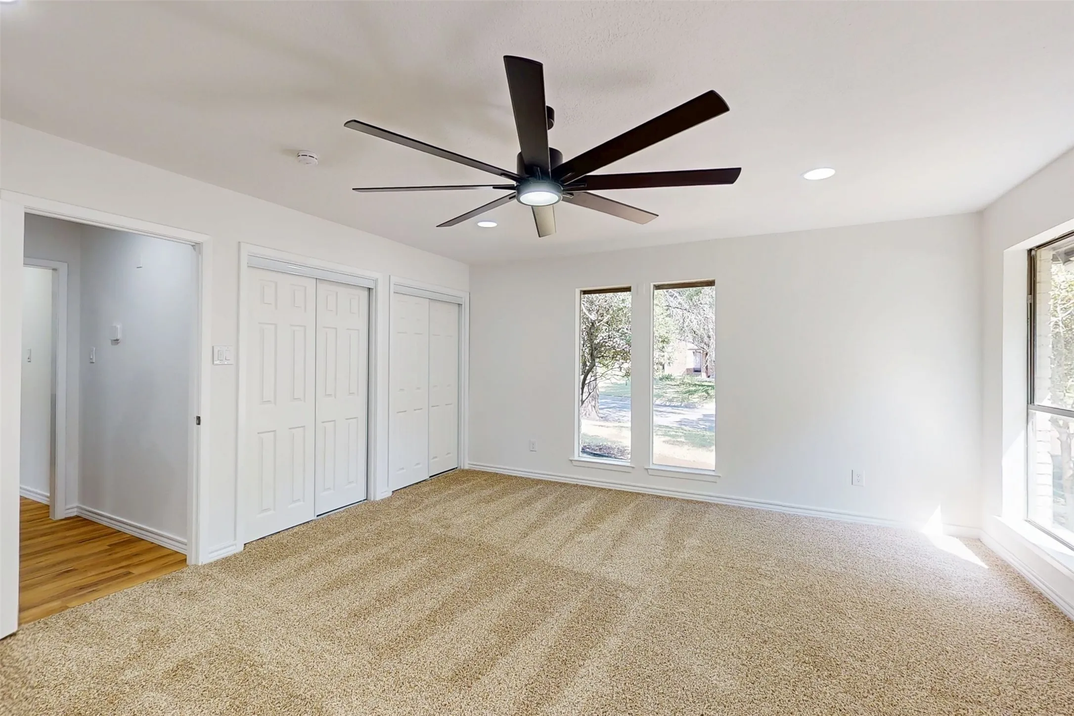 Single Family Residence For Sale in Tarrant County , 6851 Shorecrest Court, Fort Worth, Texas 76132, 4 Bedroom, 3 Bathroom, 2 Garage spaces, 2,849 Sqft, built in 1978, mls#21356265, Real Estate Agent in Fort Worth, Homes For Sale in Tarrant county, Homes For Sale in Fort Worth, Realtor in Fort Worth Texas, Real Estate Brokerage Independent Realty Texas, Luminita Cordes Realtor