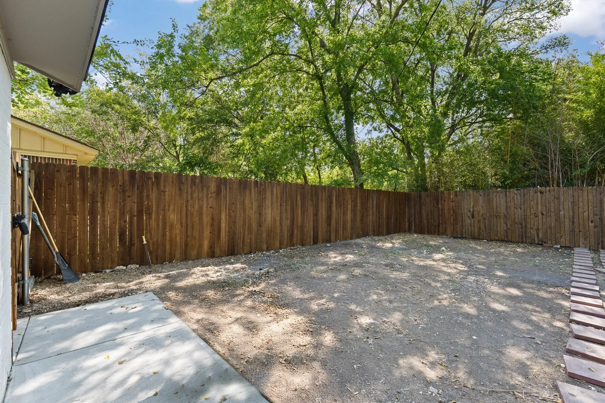 Single Family Residence For Sale in Tarrant County , 6207 Ivy Hill Road, Fort Worth, Texas 76135, 3 Bedroom, 2 Bathroom, Garage spaces, 1,032 Sqft, built in 1963, mls#21363083, Real Estate Agent in Fort Worth, Homes For Sale in Tarrant county, Homes For Sale in Fort Worth, Realtor in Fort Worth Texas, Real Estate Brokerage Independent Realty Texas, Luminita Cordes Realtor