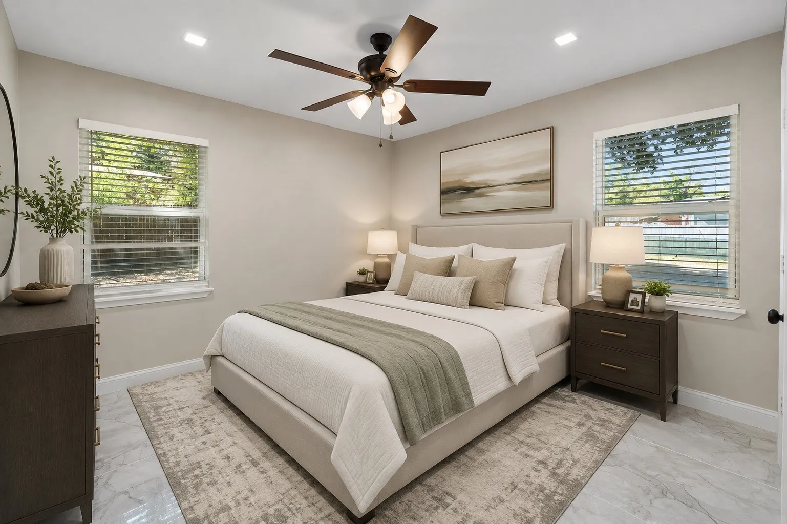 Guest bedroom.