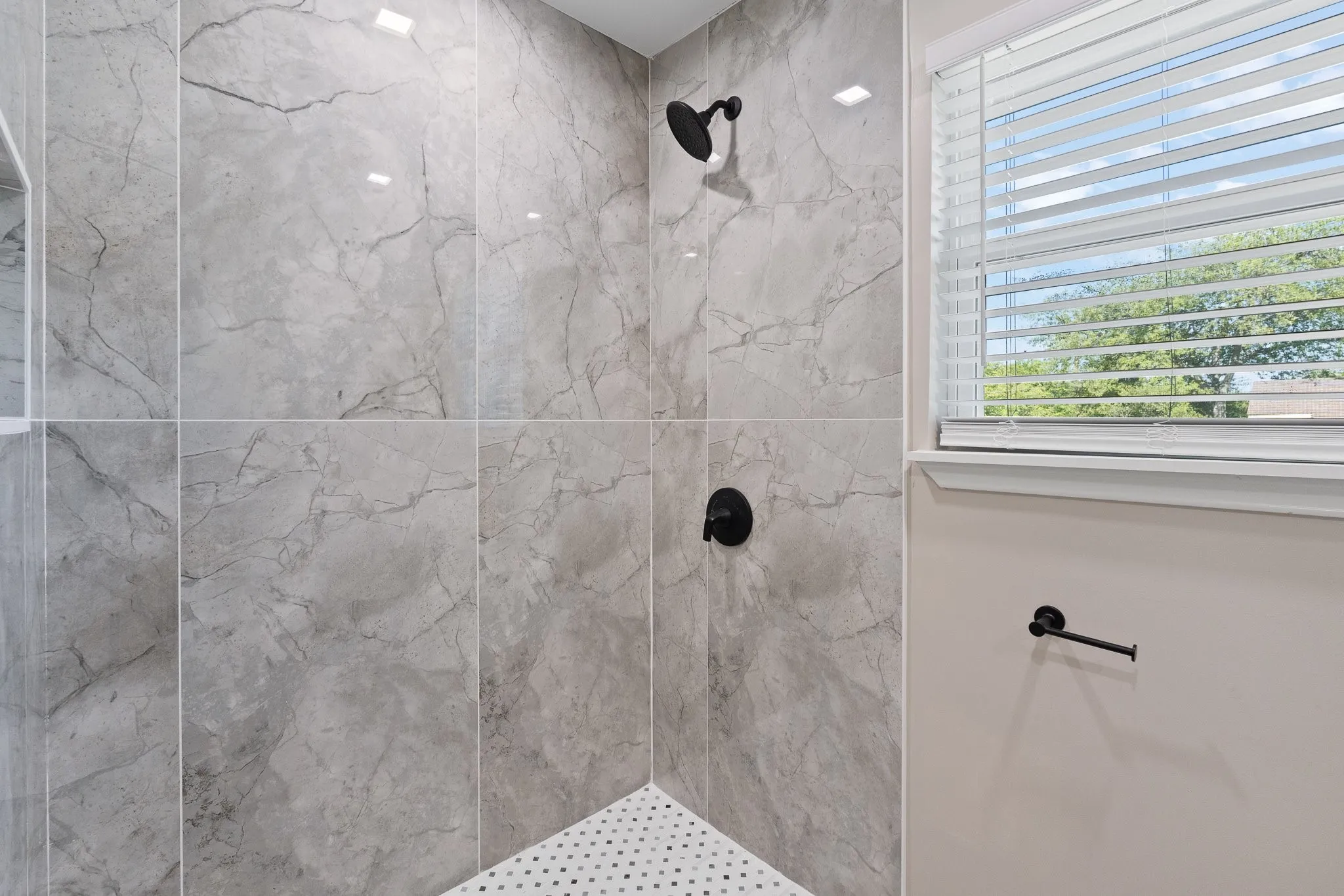 Single Family Residence For Sale in Tarrant County , 6207 Ivy Hill Road, Fort Worth, Texas 76135, 3 Bedroom, 2 Bathroom, Garage spaces, 1,032 Sqft, built in 1963, mls#21363083, Real Estate Agent in Fort Worth, Homes For Sale in Tarrant county, Homes For Sale in Fort Worth, Realtor in Fort Worth Texas, Real Estate Brokerage Independent Realty Texas, Luminita Cordes Realtor