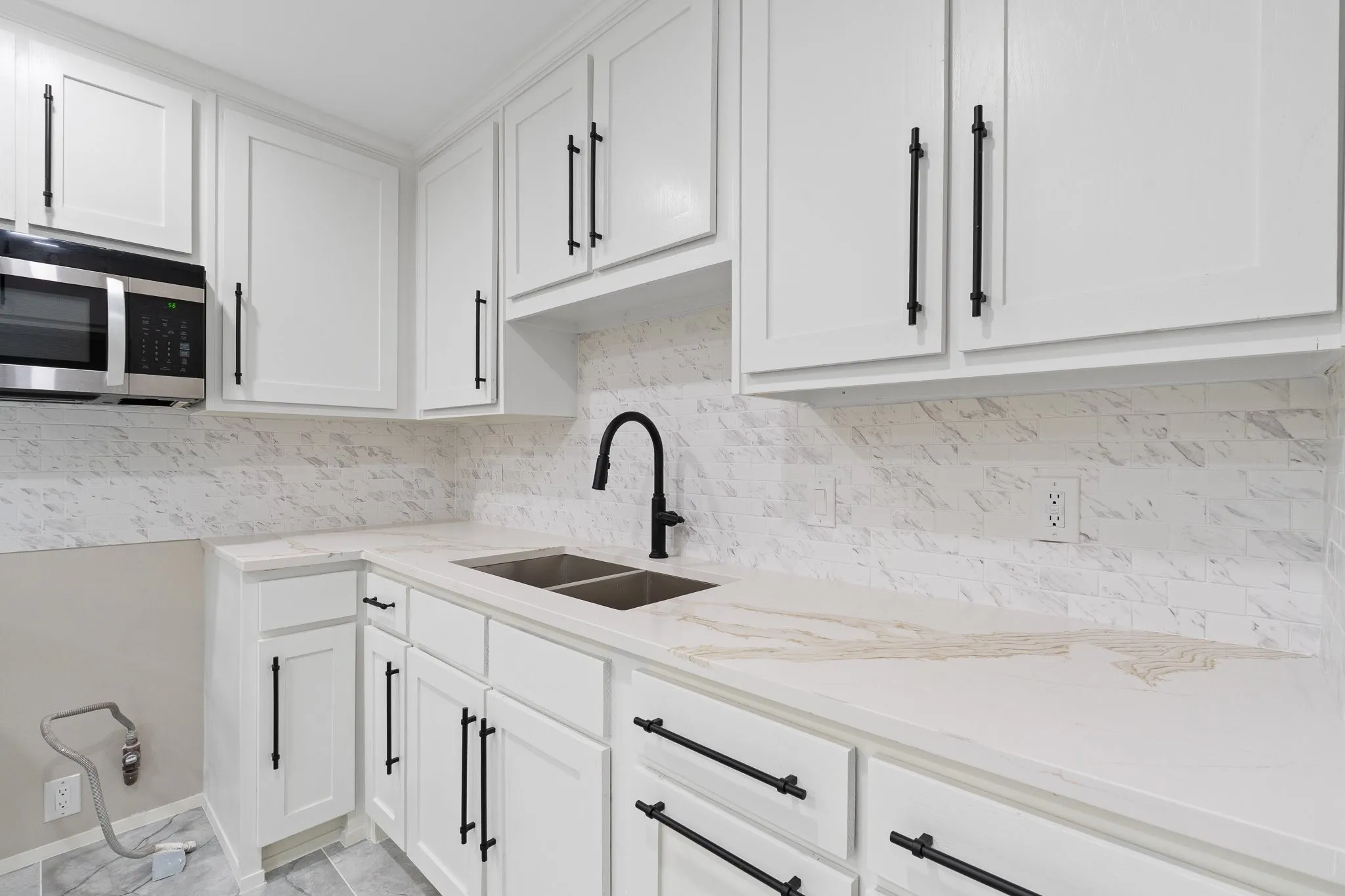 Single Family Residence For Sale in Tarrant County , 6207 Ivy Hill Road, Fort Worth, Texas 76135, 3 Bedroom, 2 Bathroom, Garage spaces, 1,032 Sqft, built in 1963, mls#21363083, Real Estate Agent in Fort Worth, Homes For Sale in Tarrant county, Homes For Sale in Fort Worth, Realtor in Fort Worth Texas, Real Estate Brokerage Independent Realty Texas, Luminita Cordes Realtor