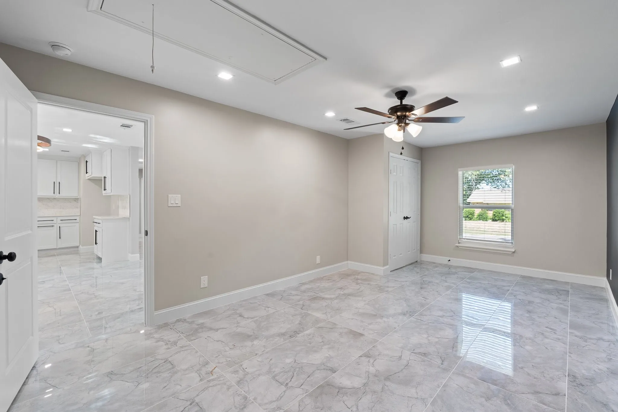 Single Family Residence For Sale in Tarrant County , 6207 Ivy Hill Road, Fort Worth, Texas 76135, 3 Bedroom, 2 Bathroom, Garage spaces, 1,032 Sqft, built in 1963, mls#21363083, Real Estate Agent in Fort Worth, Homes For Sale in Tarrant county, Homes For Sale in Fort Worth, Realtor in Fort Worth Texas, Real Estate Brokerage Independent Realty Texas, Luminita Cordes Realtor