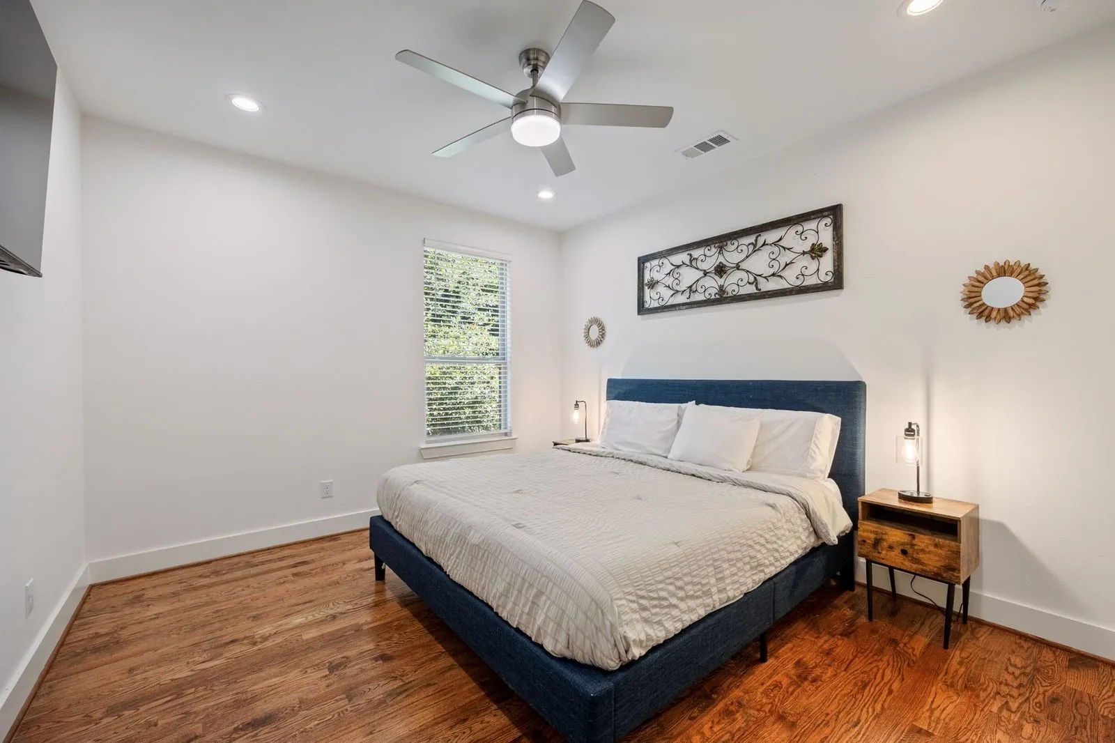 Single Family Residence For Sale in Henderson County , 170 Sierra Madre Street, Payne Springs, Texas 75156, 3 Bedroom, 3 Bathroom, 2 Garage spaces, 2,000 Sqft, built in 2024, mls#21365721, Real Estate Agent in Payne Springs, Homes For Sale in Henderson county, Homes For Sale in Payne Springs, Realtor in Payne Springs Texas, Real Estate Brokerage Independent Realty Texas, Luminita Cordes Realtor