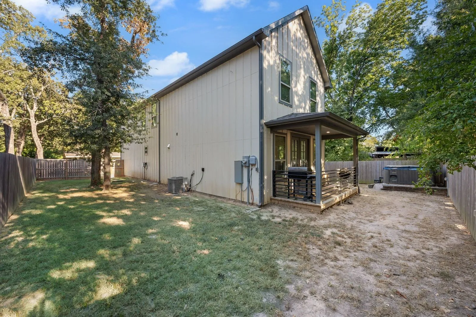 Single Family Residence For Sale in Henderson County , 170 Sierra Madre Street, Payne Springs, Texas 75156, 3 Bedroom, 3 Bathroom, 2 Garage spaces, 2,000 Sqft, built in 2024, mls#21365721, Real Estate Agent in Payne Springs, Homes For Sale in Henderson county, Homes For Sale in Payne Springs, Realtor in Payne Springs Texas, Real Estate Brokerage Independent Realty Texas, Luminita Cordes Realtor