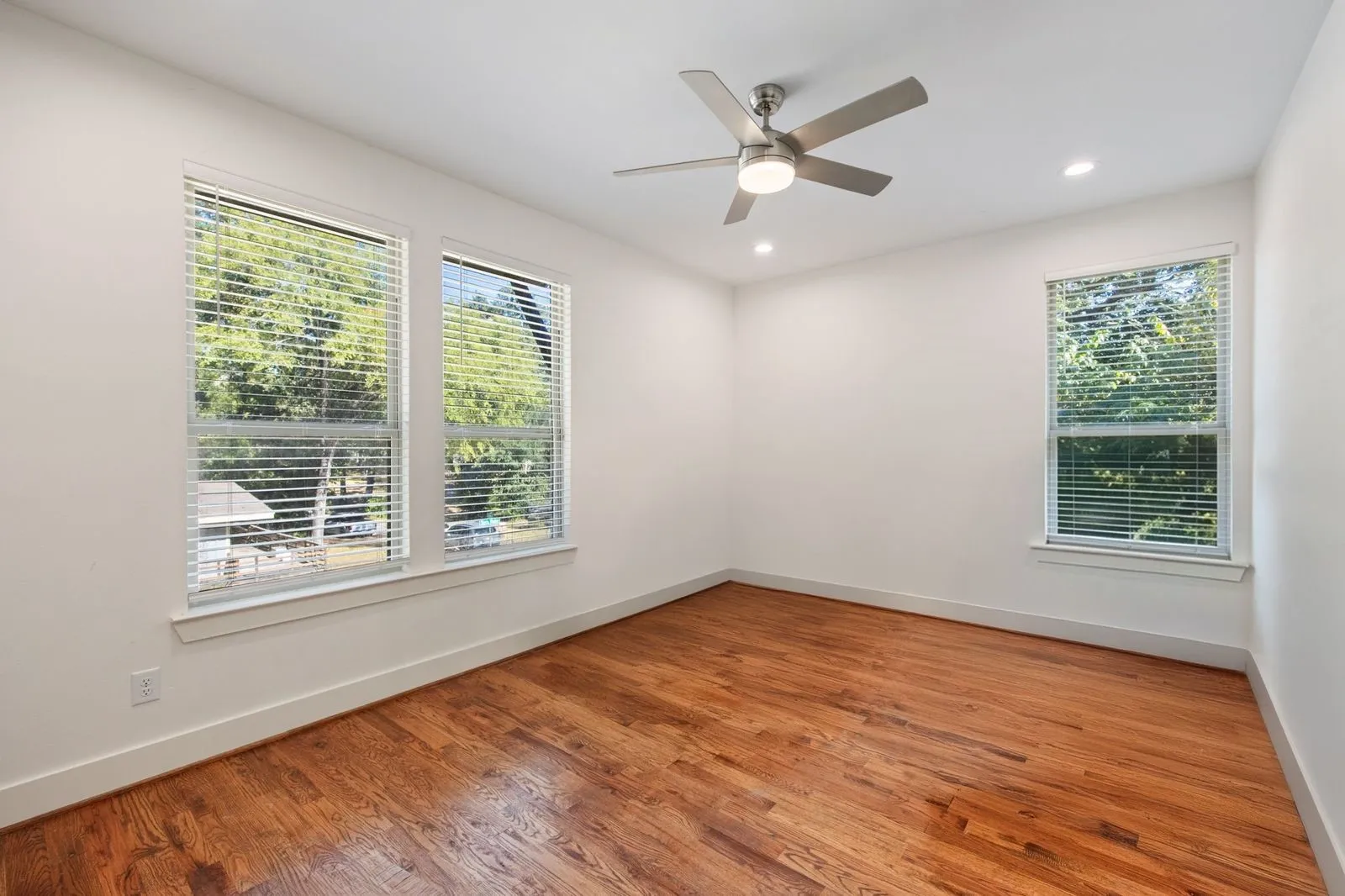 Single Family Residence For Sale in Henderson County , 170 Sierra Madre Street, Payne Springs, Texas 75156, 3 Bedroom, 3 Bathroom, 2 Garage spaces, 2,000 Sqft, built in 2024, mls#21365721, Real Estate Agent in Payne Springs, Homes For Sale in Henderson county, Homes For Sale in Payne Springs, Realtor in Payne Springs Texas, Real Estate Brokerage Independent Realty Texas, Luminita Cordes Realtor