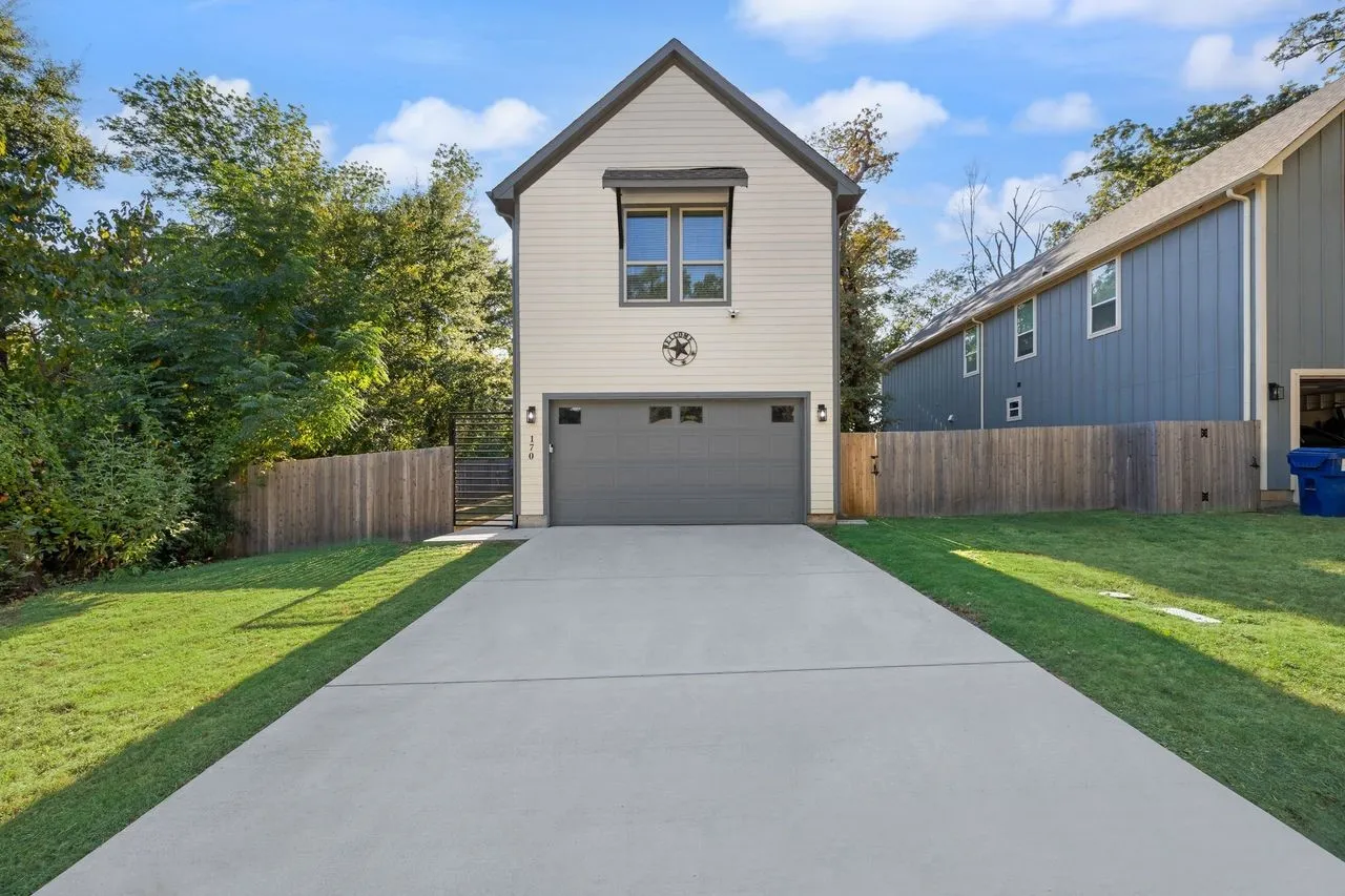 Single Family Residence For Sale in Henderson County , 170 Sierra Madre Street, Payne Springs, Texas 75156, 3 Bedroom, 3 Bathroom, 2 Garage spaces, 2,000 Sqft, built in 2024, mls#21365721, Real Estate Agent in Payne Springs, Homes For Sale in Henderson county, Homes For Sale in Payne Springs, Realtor in Payne Springs Texas, Real Estate Brokerage Independent Realty Texas, Luminita Cordes Realtor