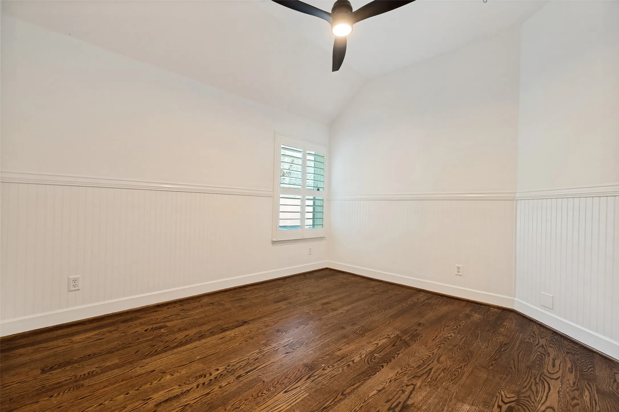 Single Family Residence For Sale in Collin County , 2804 Whitetail Court, Mc Kinney, Texas 75072, 5 Bedroom, 4 Bathroom, 2 Garage spaces, 3,415 Sqft, built in 1999, mls#21366401, Real Estate Agent in Mc Kinney, Homes For Sale in Collin county, Homes For Sale in Mc Kinney, Realtor in Mc Kinney Texas, Real Estate Brokerage Independent Realty Texas, Luminita Cordes Realtor