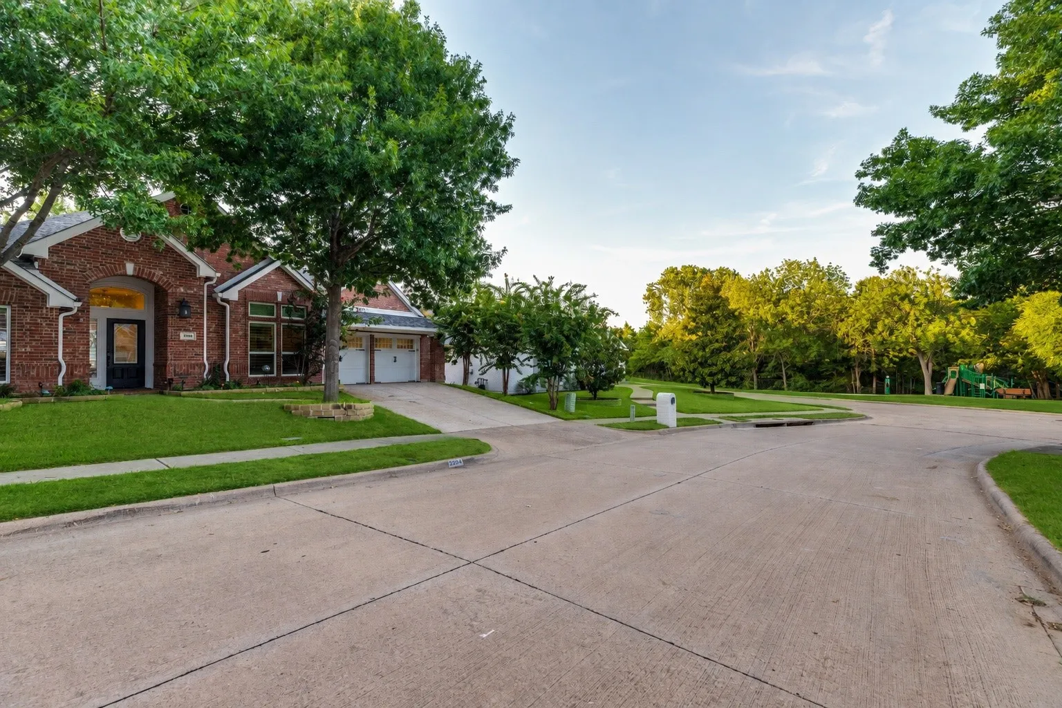 Single Family Residence For Sale in Collin County , 2804 Whitetail Court, Mc Kinney, Texas 75072, 5 Bedroom, 4 Bathroom, 2 Garage spaces, 3,415 Sqft, built in 1999, mls#21366401, Real Estate Agent in Mc Kinney, Homes For Sale in Collin county, Homes For Sale in Mc Kinney, Realtor in Mc Kinney Texas, Real Estate Brokerage Independent Realty Texas, Luminita Cordes Realtor