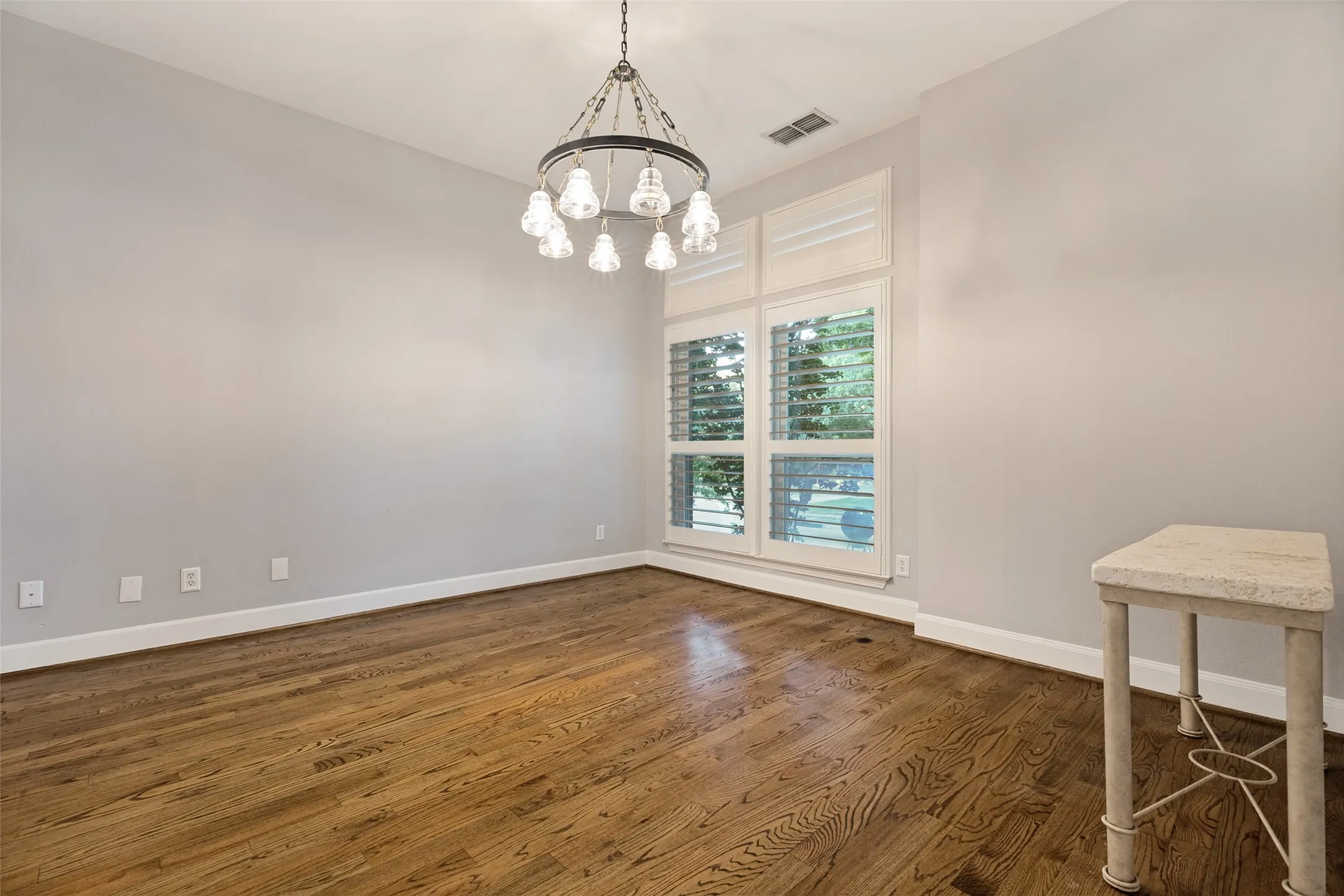 Single Family Residence For Sale in Collin County , 2804 Whitetail Court, Mc Kinney, Texas 75072, 5 Bedroom, 4 Bathroom, 2 Garage spaces, 3,415 Sqft, built in 1999, mls#21366401, Real Estate Agent in Mc Kinney, Homes For Sale in Collin county, Homes For Sale in Mc Kinney, Realtor in Mc Kinney Texas, Real Estate Brokerage Independent Realty Texas, Luminita Cordes Realtor