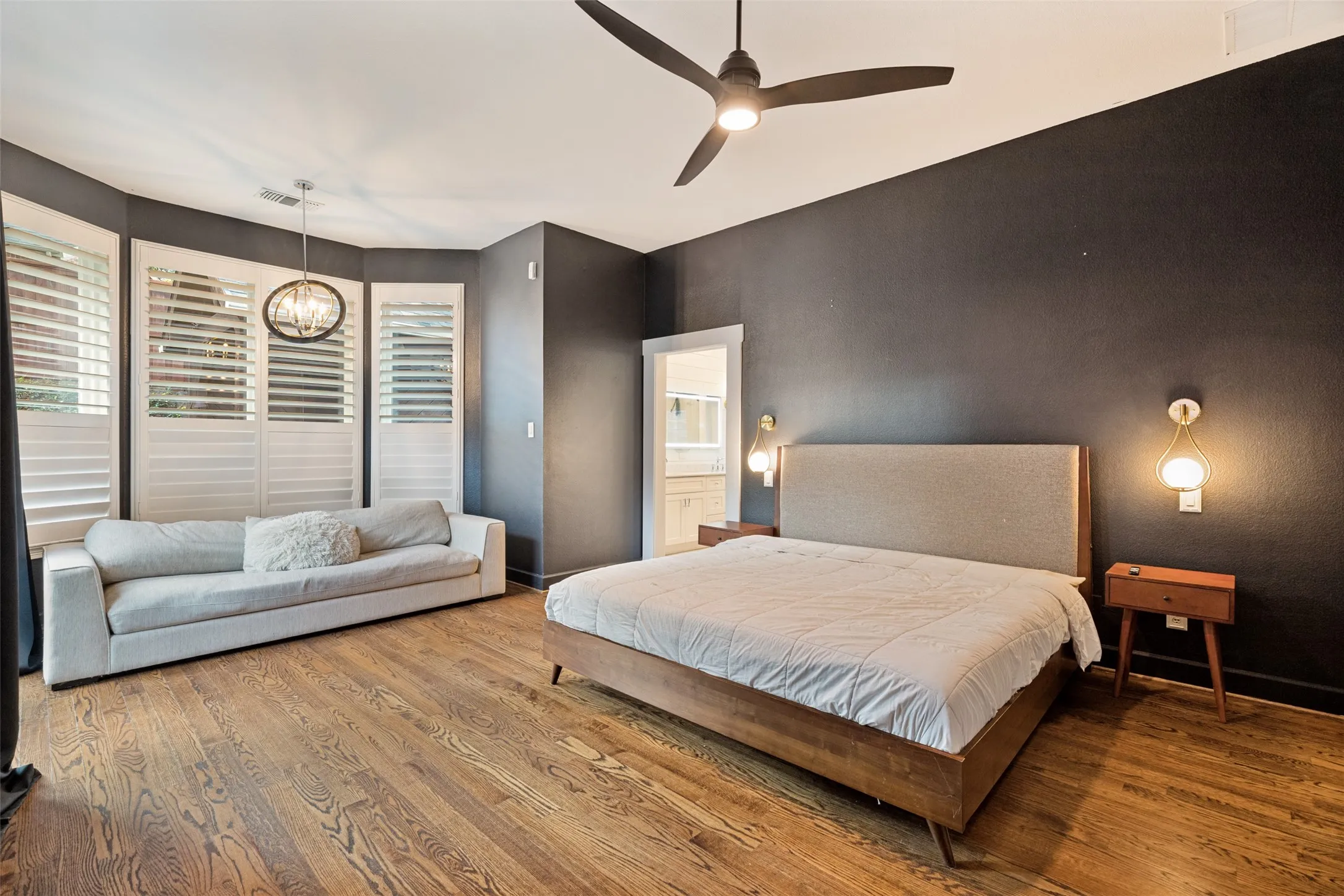Single Family Residence For Sale in Collin County , 2804 Whitetail Court, Mc Kinney, Texas 75072, 5 Bedroom, 4 Bathroom, 2 Garage spaces, 3,415 Sqft, built in 1999, mls#21366401, Real Estate Agent in Mc Kinney, Homes For Sale in Collin county, Homes For Sale in Mc Kinney, Realtor in Mc Kinney Texas, Real Estate Brokerage Independent Realty Texas, Luminita Cordes Realtor
