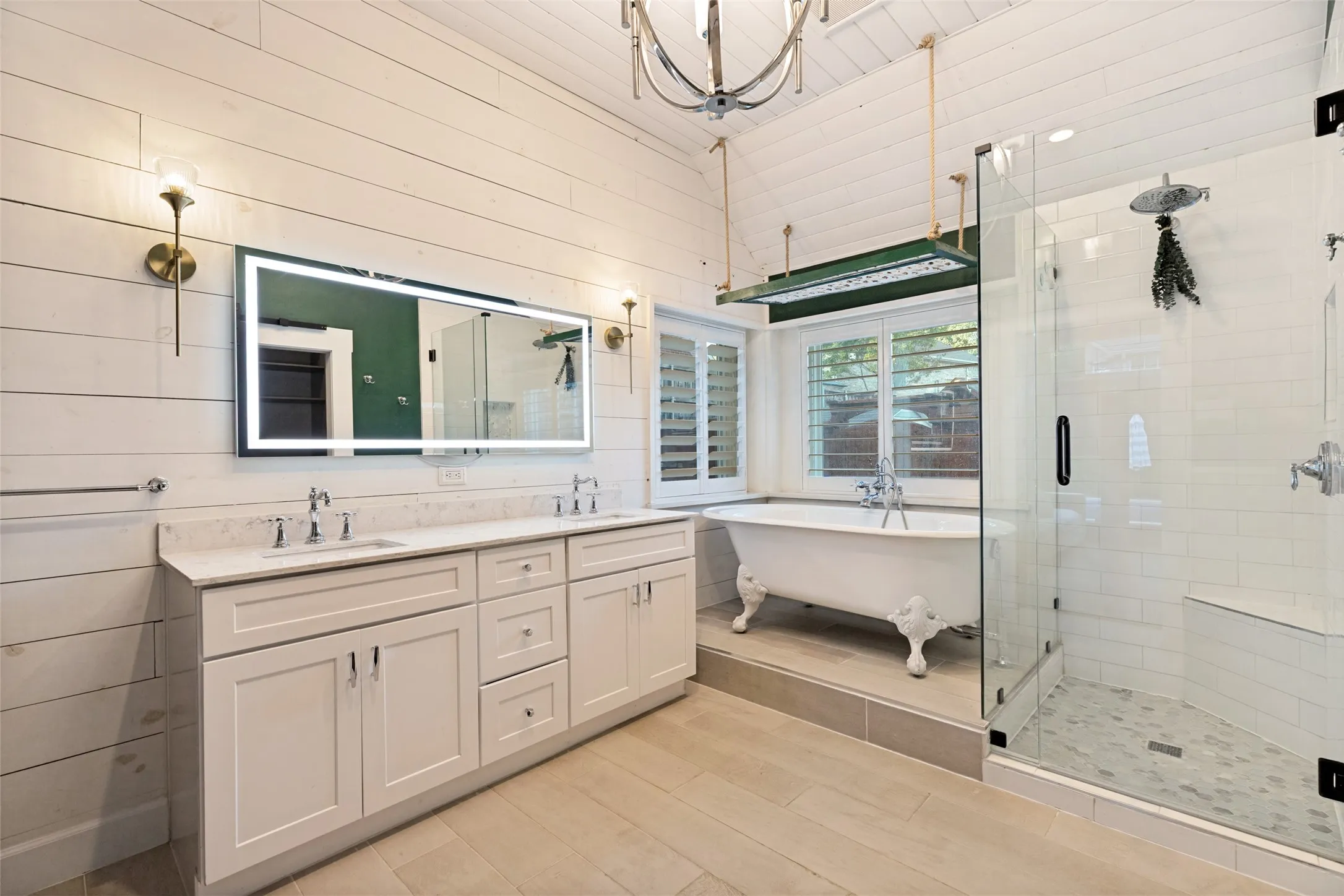 Single Family Residence For Sale in Collin County , 2804 Whitetail Court, Mc Kinney, Texas 75072, 5 Bedroom, 4 Bathroom, 2 Garage spaces, 3,415 Sqft, built in 1999, mls#21366401, Real Estate Agent in Mc Kinney, Homes For Sale in Collin county, Homes For Sale in Mc Kinney, Realtor in Mc Kinney Texas, Real Estate Brokerage Independent Realty Texas, Luminita Cordes Realtor