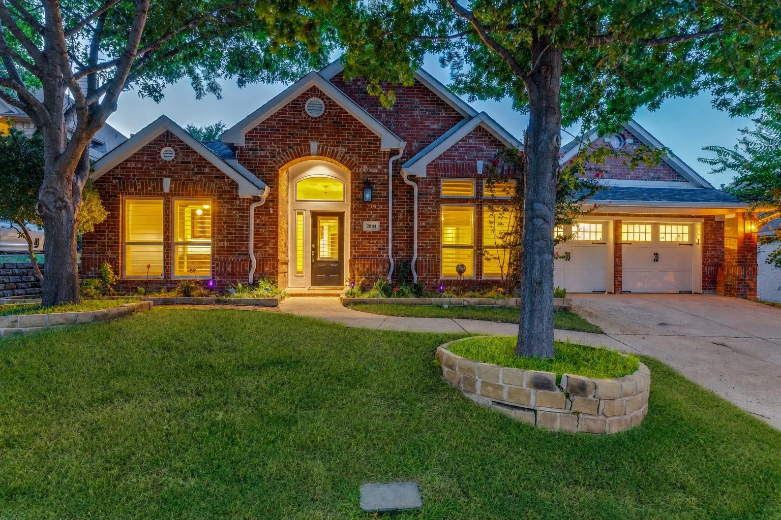 Single Family Residence For Sale in Collin County , 2804 Whitetail Court, Mc Kinney, Texas 75072, 5 Bedroom, 4 Bathroom, 2 Garage spaces, 3,415 Sqft, built in 1999, mls#21366401, Real Estate Agent in Mc Kinney, Homes For Sale in Collin county, Homes For Sale in Mc Kinney, Realtor in Mc Kinney Texas, Real Estate Brokerage Independent Realty Texas, Luminita Cordes Realtor