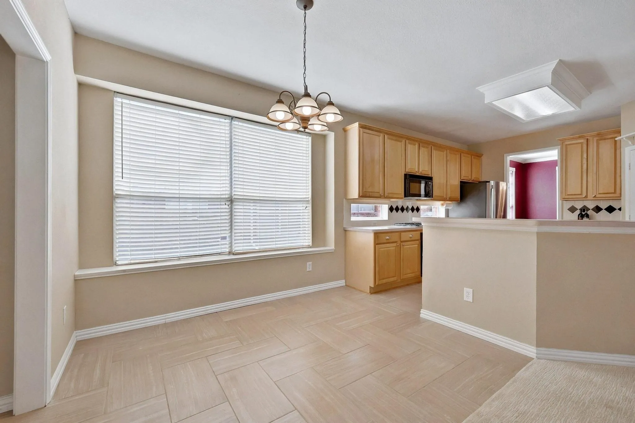 Single Family Residence For Sale in Denton County , 1512 Brewster Drive, Carrollton, Texas 75010, 3 Bedroom, 3 Bathroom, 2 Garage spaces, 2,513 Sqft, built in 1999, mls#21365590, Real Estate Agent in Carrollton, Homes For Sale in Denton county, Homes For Sale in Carrollton, Realtor in Carrollton Texas, Real Estate Brokerage Independent Realty Texas, Luminita Cordes Realtor