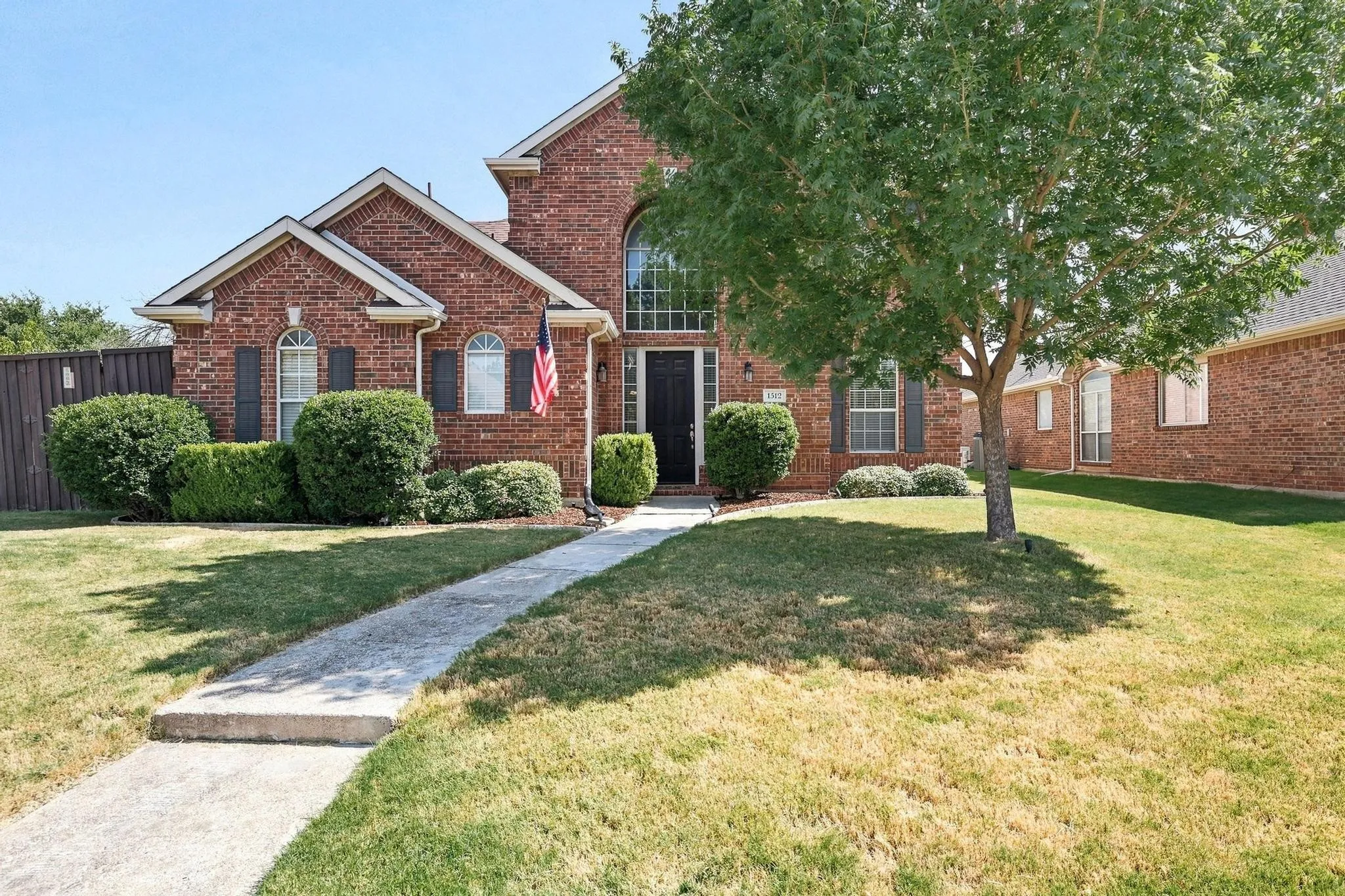 Single Family Residence For Sale in Denton County , 1512 Brewster Drive, Carrollton, Texas 75010, 3 Bedroom, 3 Bathroom, 2 Garage spaces, 2,513 Sqft, built in 1999, mls#21365590, Real Estate Agent in Carrollton, Homes For Sale in Denton county, Homes For Sale in Carrollton, Realtor in Carrollton Texas, Real Estate Brokerage Independent Realty Texas, Luminita Cordes Realtor