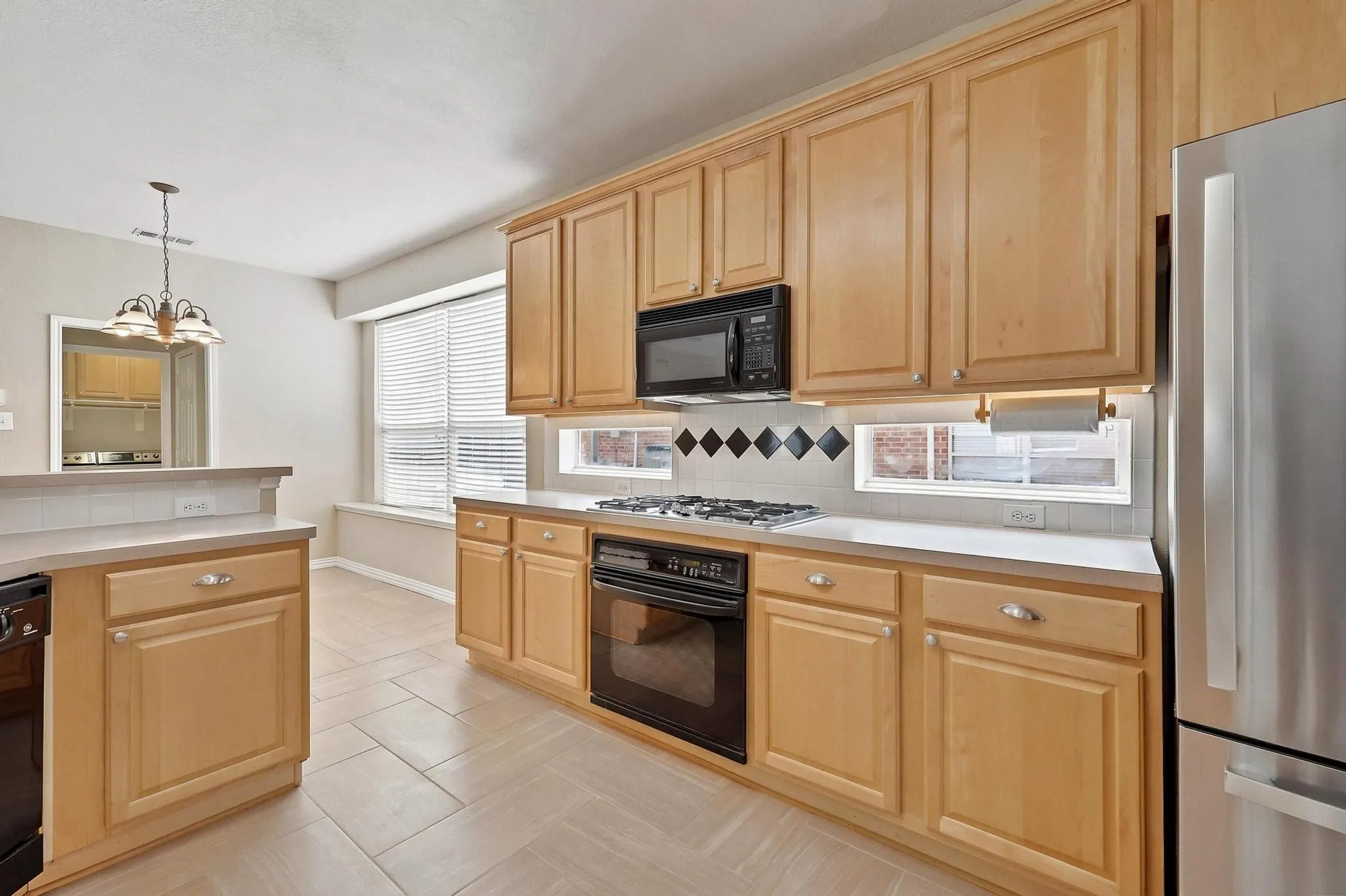 Single Family Residence For Sale in Denton County , 1512 Brewster Drive, Carrollton, Texas 75010, 3 Bedroom, 3 Bathroom, 2 Garage spaces, 2,513 Sqft, built in 1999, mls#21365590, Real Estate Agent in Carrollton, Homes For Sale in Denton county, Homes For Sale in Carrollton, Realtor in Carrollton Texas, Real Estate Brokerage Independent Realty Texas, Luminita Cordes Realtor