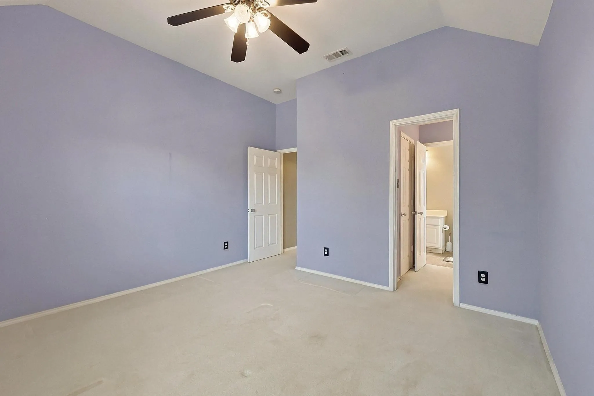 Single Family Residence For Sale in Denton County , 1512 Brewster Drive, Carrollton, Texas 75010, 3 Bedroom, 3 Bathroom, 2 Garage spaces, 2,513 Sqft, built in 1999, mls#21365590, Real Estate Agent in Carrollton, Homes For Sale in Denton county, Homes For Sale in Carrollton, Realtor in Carrollton Texas, Real Estate Brokerage Independent Realty Texas, Luminita Cordes Realtor