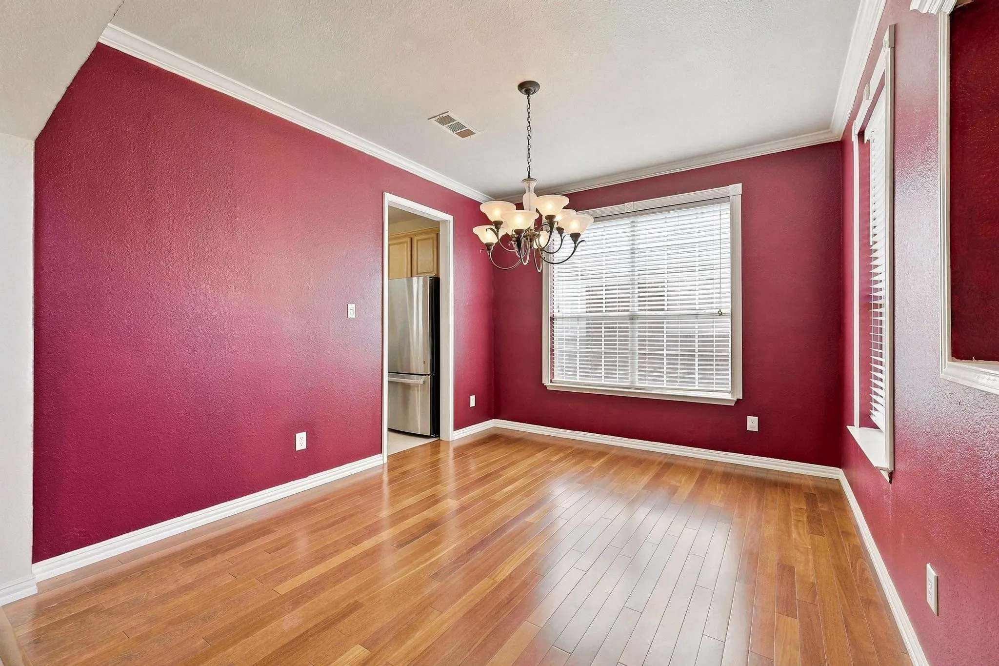 Single Family Residence For Sale in Denton County , 1512 Brewster Drive, Carrollton, Texas 75010, 3 Bedroom, 3 Bathroom, 2 Garage spaces, 2,513 Sqft, built in 1999, mls#21365590, Real Estate Agent in Carrollton, Homes For Sale in Denton county, Homes For Sale in Carrollton, Realtor in Carrollton Texas, Real Estate Brokerage Independent Realty Texas, Luminita Cordes Realtor