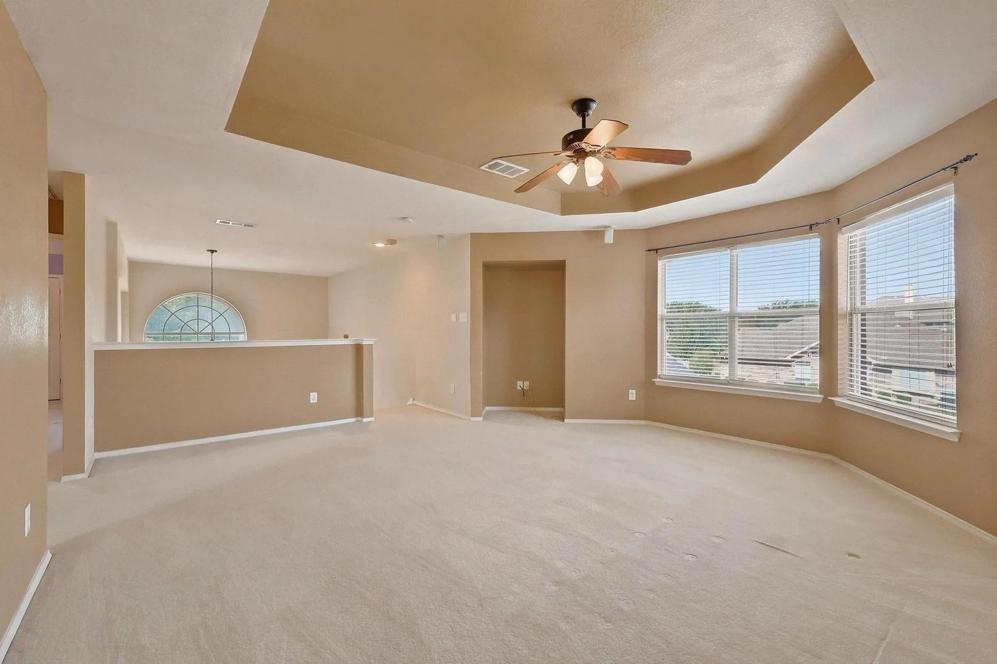 Single Family Residence For Sale in Denton County , 1512 Brewster Drive, Carrollton, Texas 75010, 3 Bedroom, 3 Bathroom, 2 Garage spaces, 2,513 Sqft, built in 1999, mls#21365590, Real Estate Agent in Carrollton, Homes For Sale in Denton county, Homes For Sale in Carrollton, Realtor in Carrollton Texas, Real Estate Brokerage Independent Realty Texas, Luminita Cordes Realtor
