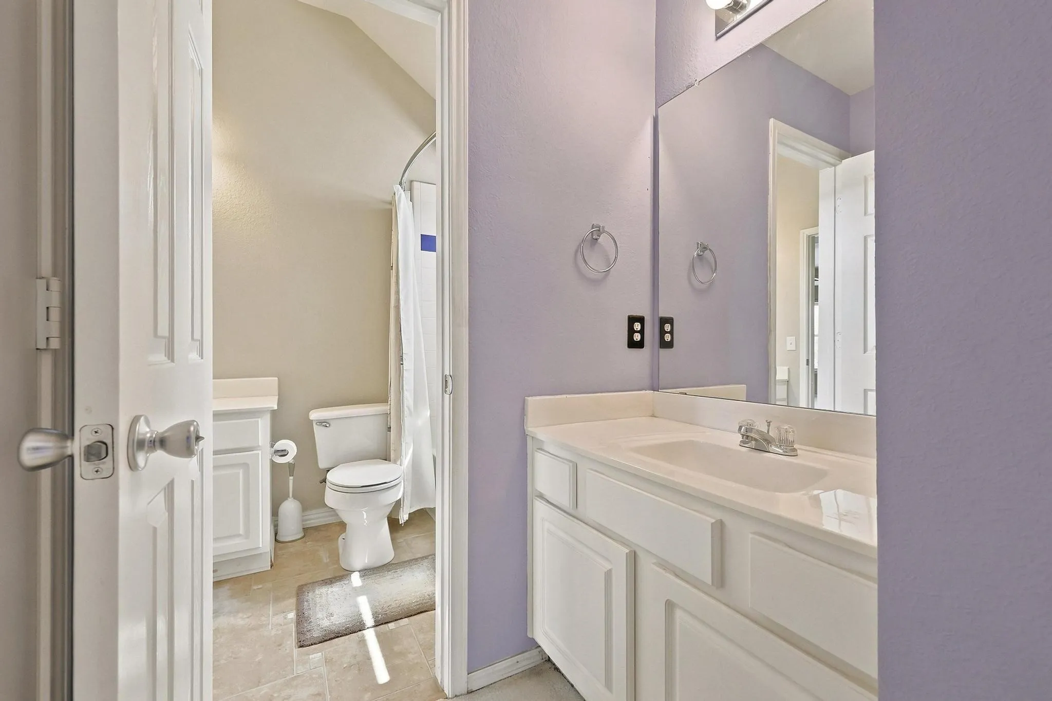 Single Family Residence For Sale in Denton County , 1512 Brewster Drive, Carrollton, Texas 75010, 3 Bedroom, 3 Bathroom, 2 Garage spaces, 2,513 Sqft, built in 1999, mls#21365590, Real Estate Agent in Carrollton, Homes For Sale in Denton county, Homes For Sale in Carrollton, Realtor in Carrollton Texas, Real Estate Brokerage Independent Realty Texas, Luminita Cordes Realtor