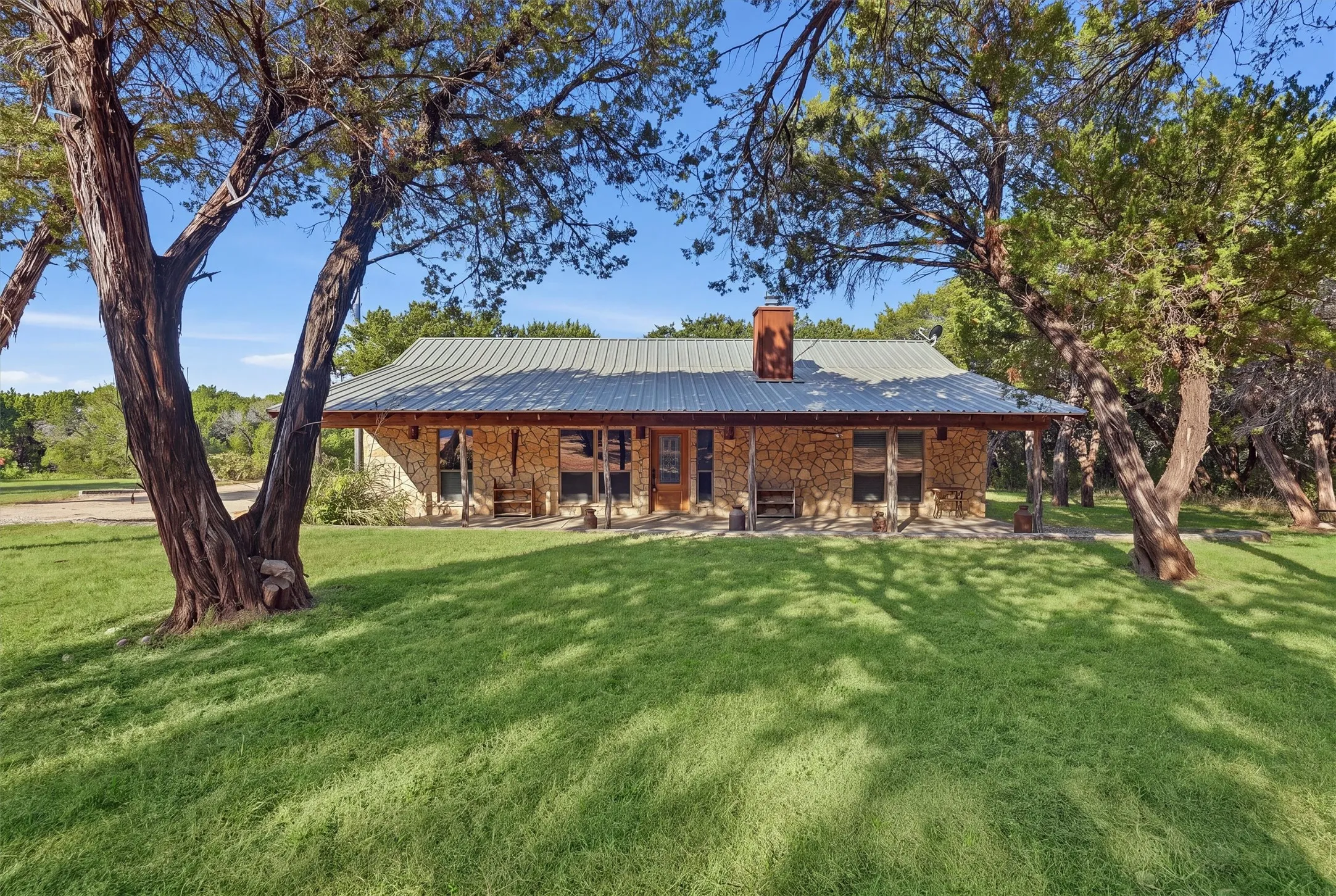 Single Family Residence For Sale in Somervell County , 1136 County Road 306b, Rainbow, Texas 76077, 3 Bedroom, 2 Bathroom, Garage spaces, 1,527 Sqft, built in 2004, mls#21361755, Real Estate Agent in Rainbow, Homes For Sale in Somervell county, Homes For Sale in Rainbow, Realtor in Rainbow Texas, Real Estate Brokerage Independent Realty Texas, Luminita Cordes Realtor