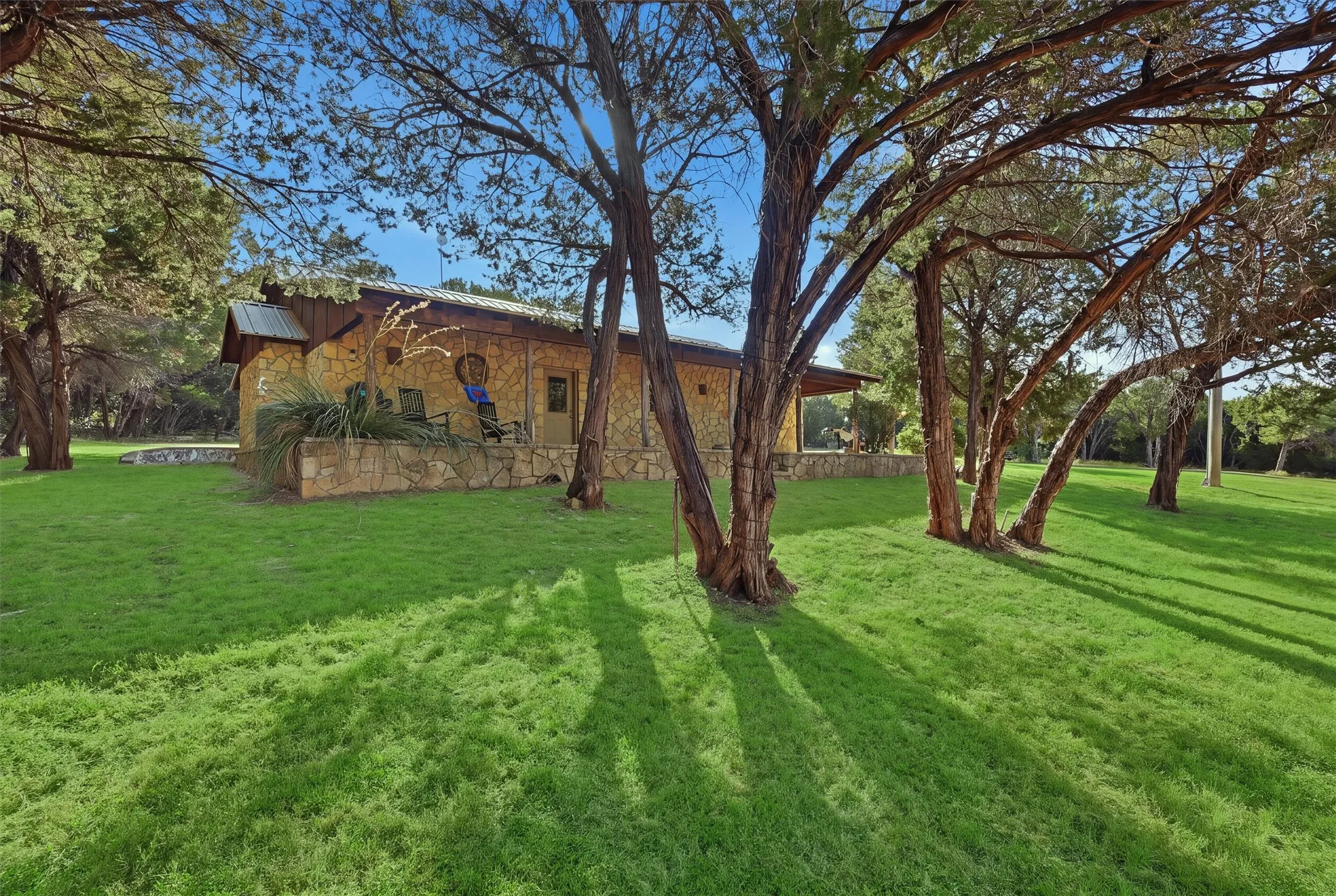 Single Family Residence For Sale in Somervell County , 1136 County Road 306b, Rainbow, Texas 76077, 3 Bedroom, 2 Bathroom, Garage spaces, 1,527 Sqft, built in 2004, mls#21361755, Real Estate Agent in Rainbow, Homes For Sale in Somervell county, Homes For Sale in Rainbow, Realtor in Rainbow Texas, Real Estate Brokerage Independent Realty Texas, Luminita Cordes Realtor