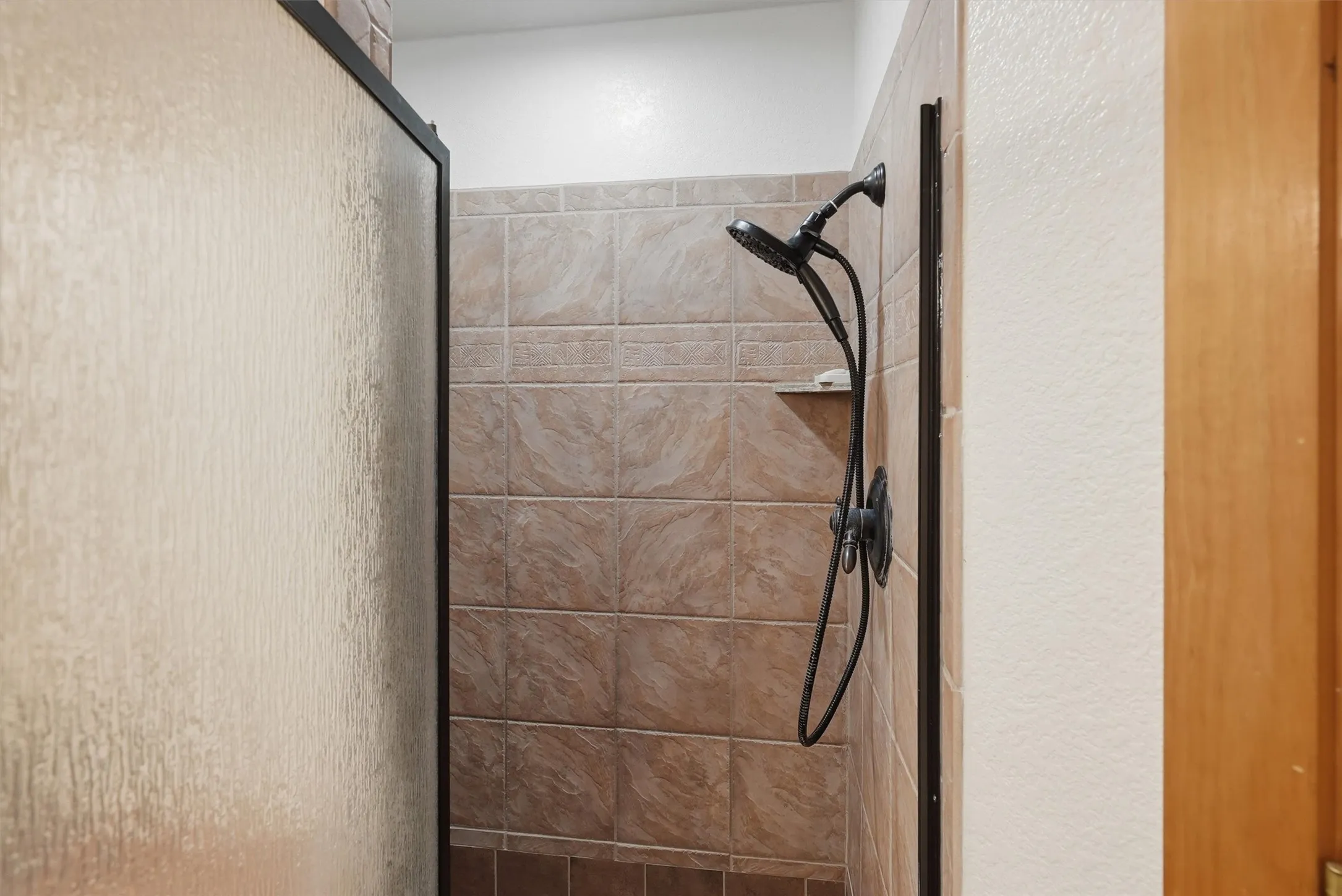 Single Family Residence For Sale in Somervell County , 1136 County Road 306b, Rainbow, Texas 76077, 3 Bedroom, 2 Bathroom, Garage spaces, 1,527 Sqft, built in 2004, mls#21361755, Real Estate Agent in Rainbow, Homes For Sale in Somervell county, Homes For Sale in Rainbow, Realtor in Rainbow Texas, Real Estate Brokerage Independent Realty Texas, Luminita Cordes Realtor