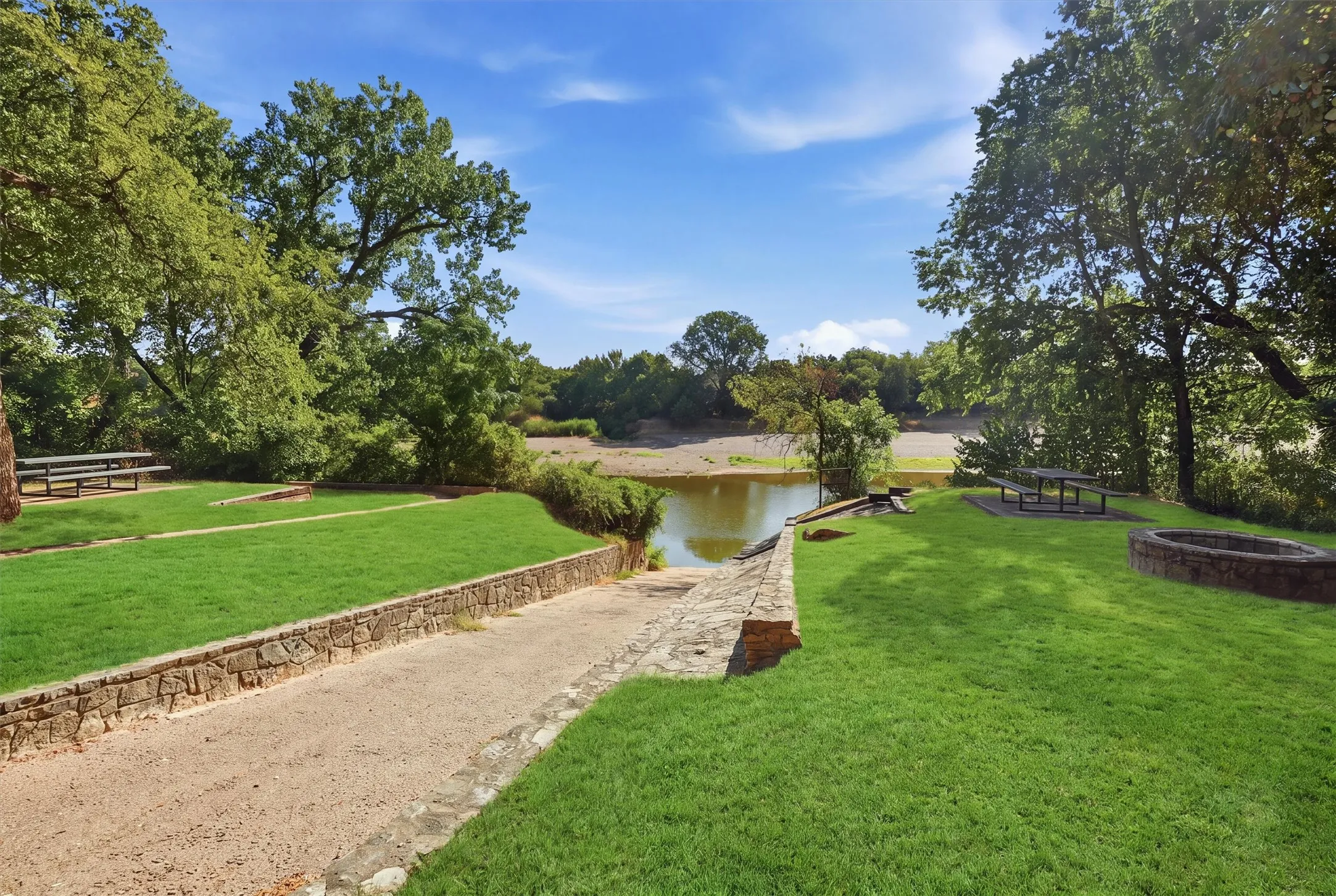 Single Family Residence For Sale in Somervell County , 1136 County Road 306b, Rainbow, Texas 76077, 3 Bedroom, 2 Bathroom, Garage spaces, 1,527 Sqft, built in 2004, mls#21361755, Real Estate Agent in Rainbow, Homes For Sale in Somervell county, Homes For Sale in Rainbow, Realtor in Rainbow Texas, Real Estate Brokerage Independent Realty Texas, Luminita Cordes Realtor