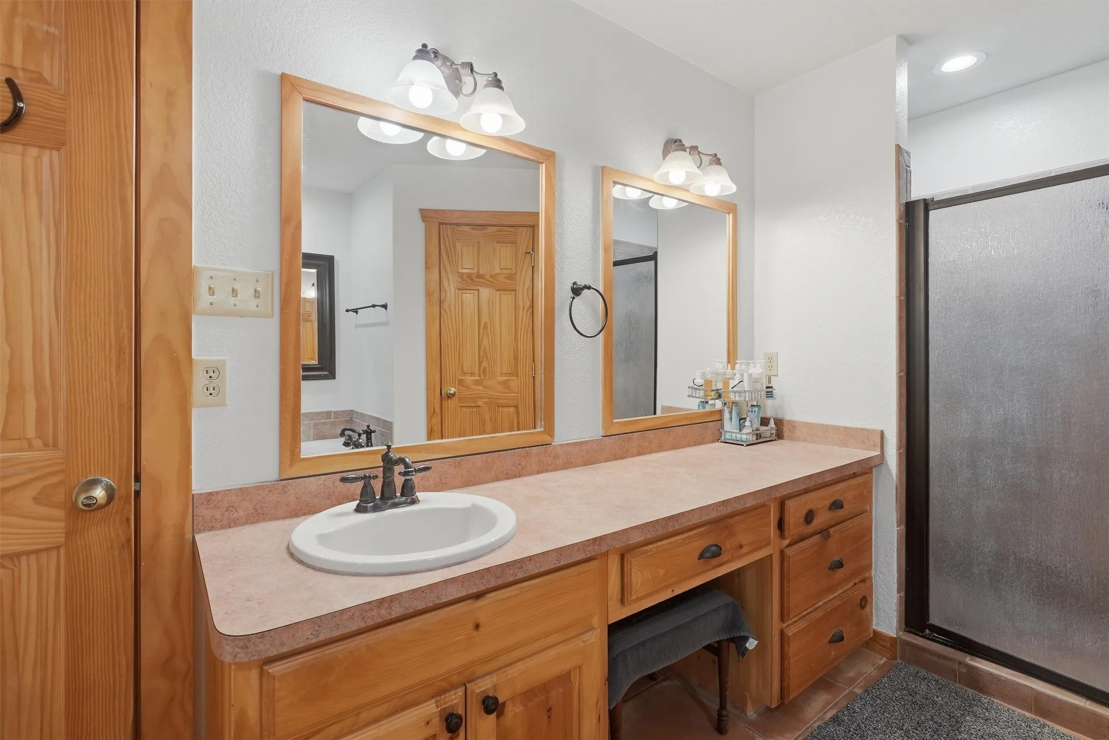 Single Family Residence For Sale in Somervell County , 1136 County Road 306b, Rainbow, Texas 76077, 3 Bedroom, 2 Bathroom, Garage spaces, 1,527 Sqft, built in 2004, mls#21361755, Real Estate Agent in Rainbow, Homes For Sale in Somervell county, Homes For Sale in Rainbow, Realtor in Rainbow Texas, Real Estate Brokerage Independent Realty Texas, Luminita Cordes Realtor