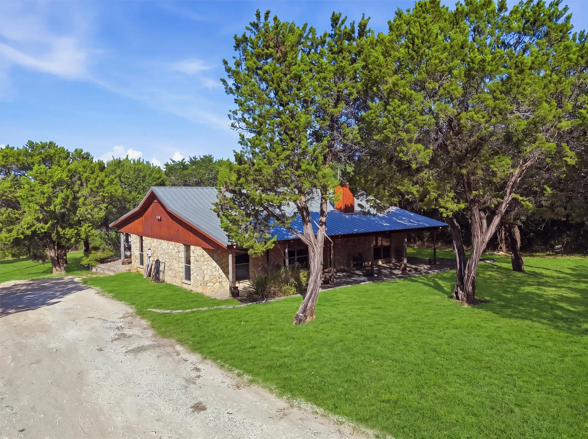 Single Family Residence For Sale in Somervell County , 1136 County Road 306b, Rainbow, Texas 76077, 3 Bedroom, 2 Bathroom, Garage spaces, 1,527 Sqft, built in 2004, mls#21361755, Real Estate Agent in Rainbow, Homes For Sale in Somervell county, Homes For Sale in Rainbow, Realtor in Rainbow Texas, Real Estate Brokerage Independent Realty Texas, Luminita Cordes Realtor
