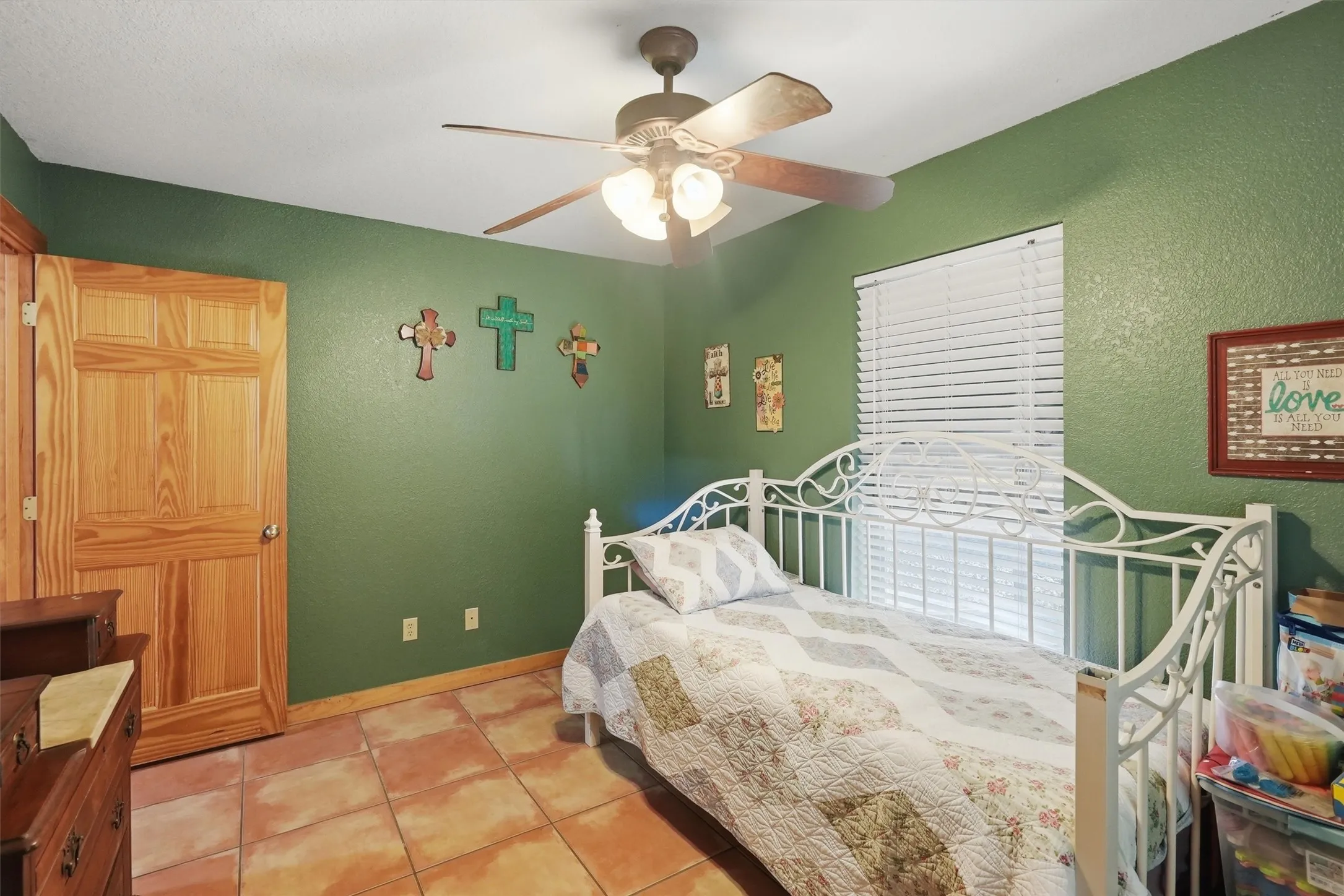 Single Family Residence For Sale in Somervell County , 1136 County Road 306b, Rainbow, Texas 76077, 3 Bedroom, 2 Bathroom, Garage spaces, 1,527 Sqft, built in 2004, mls#21361755, Real Estate Agent in Rainbow, Homes For Sale in Somervell county, Homes For Sale in Rainbow, Realtor in Rainbow Texas, Real Estate Brokerage Independent Realty Texas, Luminita Cordes Realtor