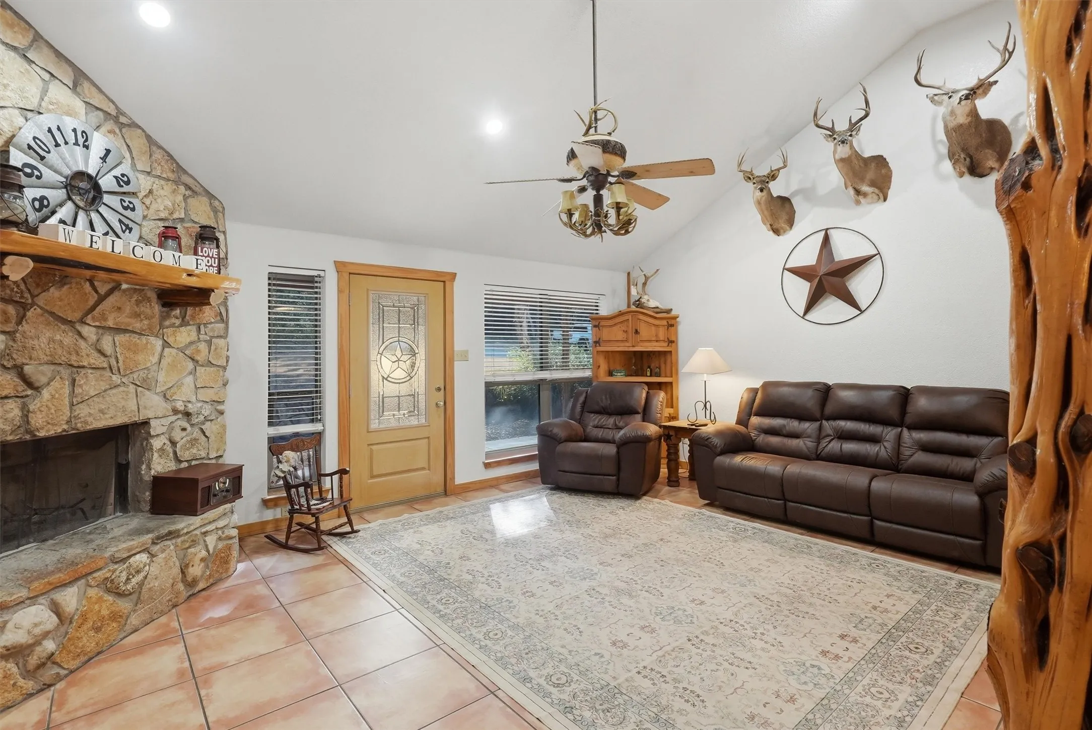 Single Family Residence For Sale in Somervell County , 1136 County Road 306b, Rainbow, Texas 76077, 3 Bedroom, 2 Bathroom, Garage spaces, 1,527 Sqft, built in 2004, mls#21361755, Real Estate Agent in Rainbow, Homes For Sale in Somervell county, Homes For Sale in Rainbow, Realtor in Rainbow Texas, Real Estate Brokerage Independent Realty Texas, Luminita Cordes Realtor