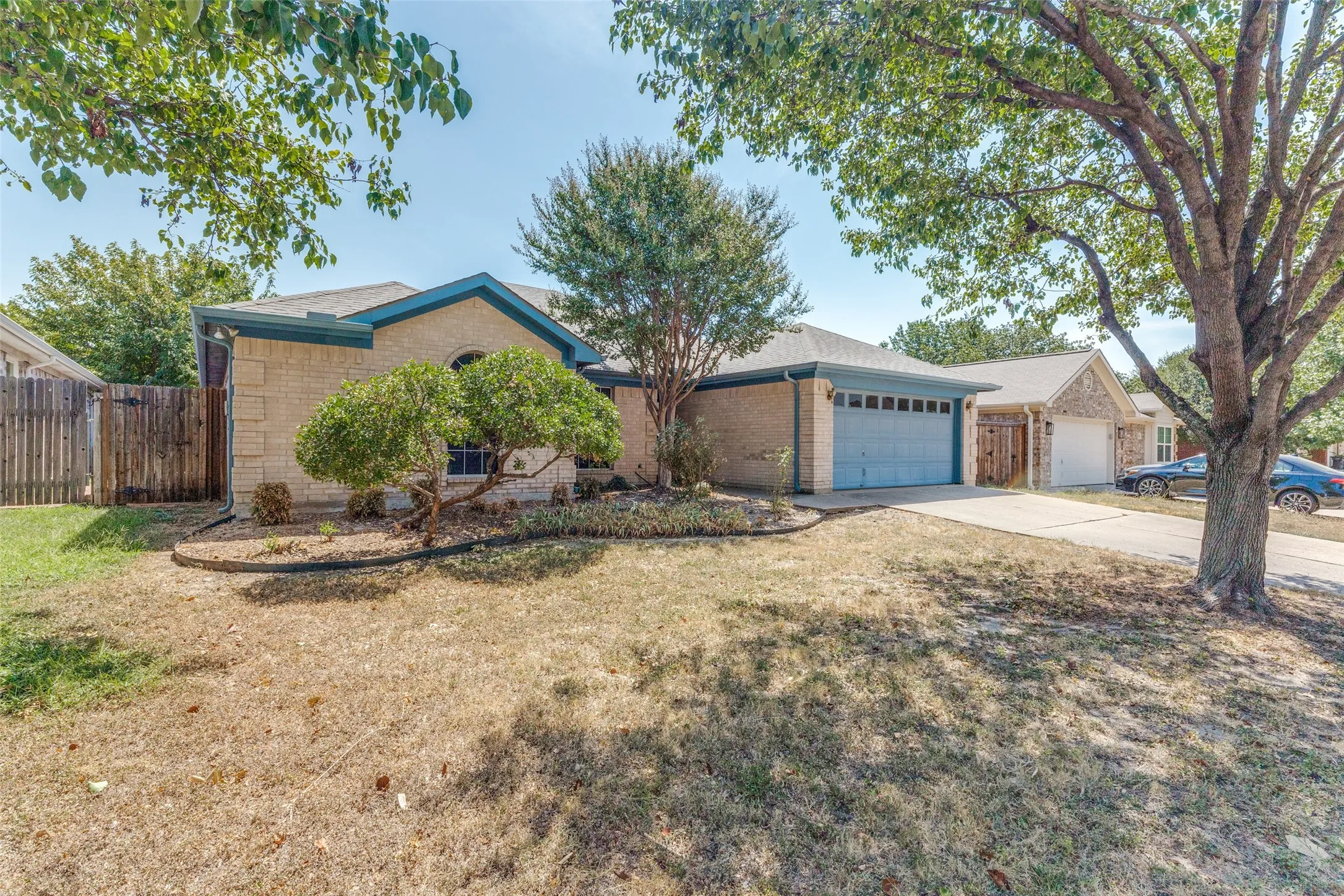 Single Family Residence For Sale in Tarrant County , 8104 Berkshire Drive, Fort Worth, Texas 76137, 4 Bedroom, 2 Bathroom, 2 Garage spaces, 1,959 Sqft, built in 1998, mls#21366518, Real Estate Agent in Fort Worth, Homes For Sale in Tarrant county, Homes For Sale in Fort Worth, Realtor in Fort Worth Texas, Real Estate Brokerage Independent Realty Texas, Luminita Cordes Realtor