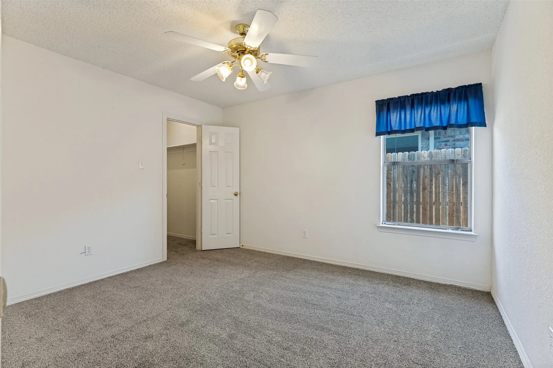 Single Family Residence For Sale in Tarrant County , 8104 Berkshire Drive, Fort Worth, Texas 76137, 4 Bedroom, 2 Bathroom, 2 Garage spaces, 1,959 Sqft, built in 1998, mls#21366518, Real Estate Agent in Fort Worth, Homes For Sale in Tarrant county, Homes For Sale in Fort Worth, Realtor in Fort Worth Texas, Real Estate Brokerage Independent Realty Texas, Luminita Cordes Realtor