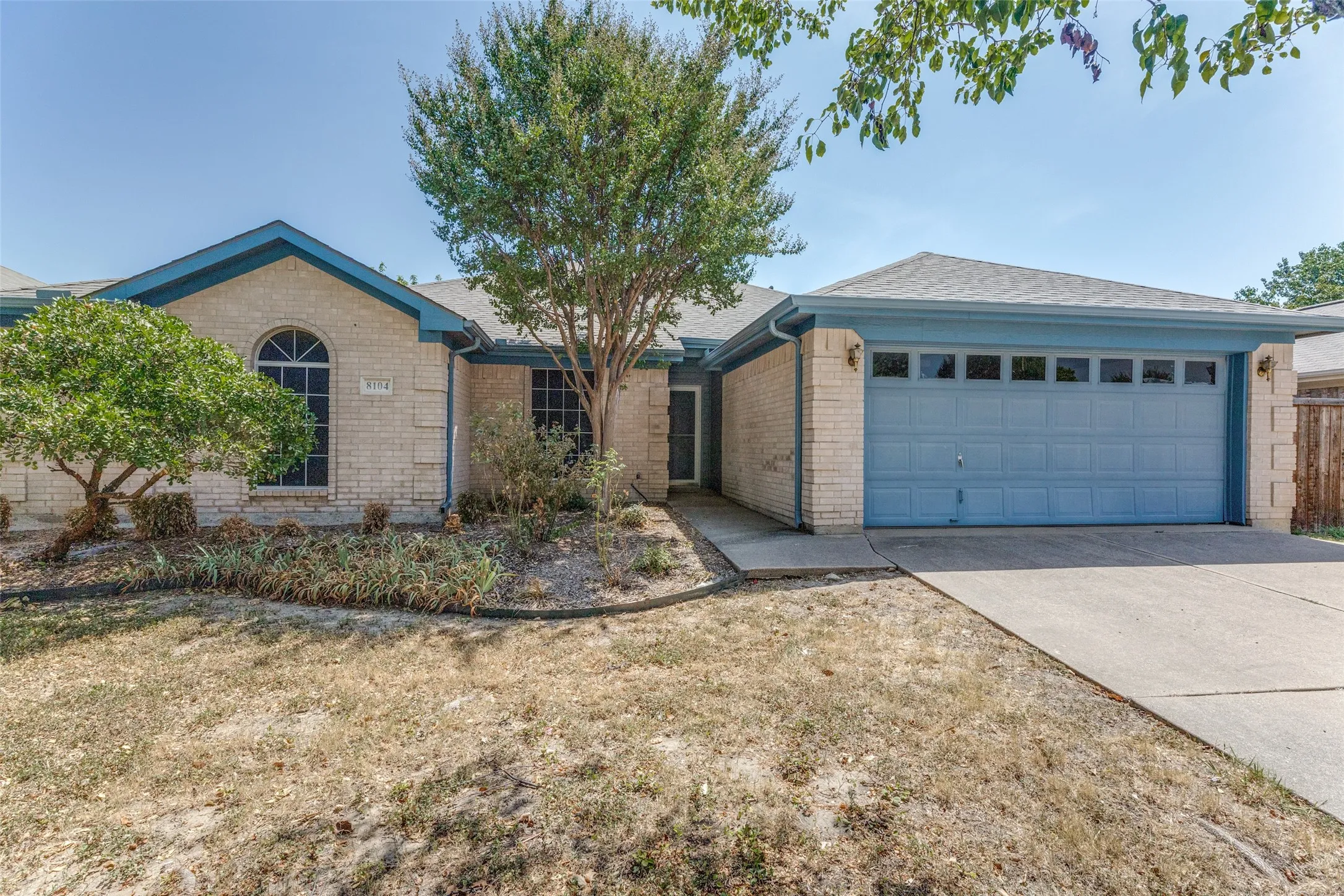 Single Family Residence For Sale in Tarrant County , 8104 Berkshire Drive, Fort Worth, Texas 76137, 4 Bedroom, 2 Bathroom, 2 Garage spaces, 1,959 Sqft, built in 1998, mls#21366518, Real Estate Agent in Fort Worth, Homes For Sale in Tarrant county, Homes For Sale in Fort Worth, Realtor in Fort Worth Texas, Real Estate Brokerage Independent Realty Texas, Luminita Cordes Realtor