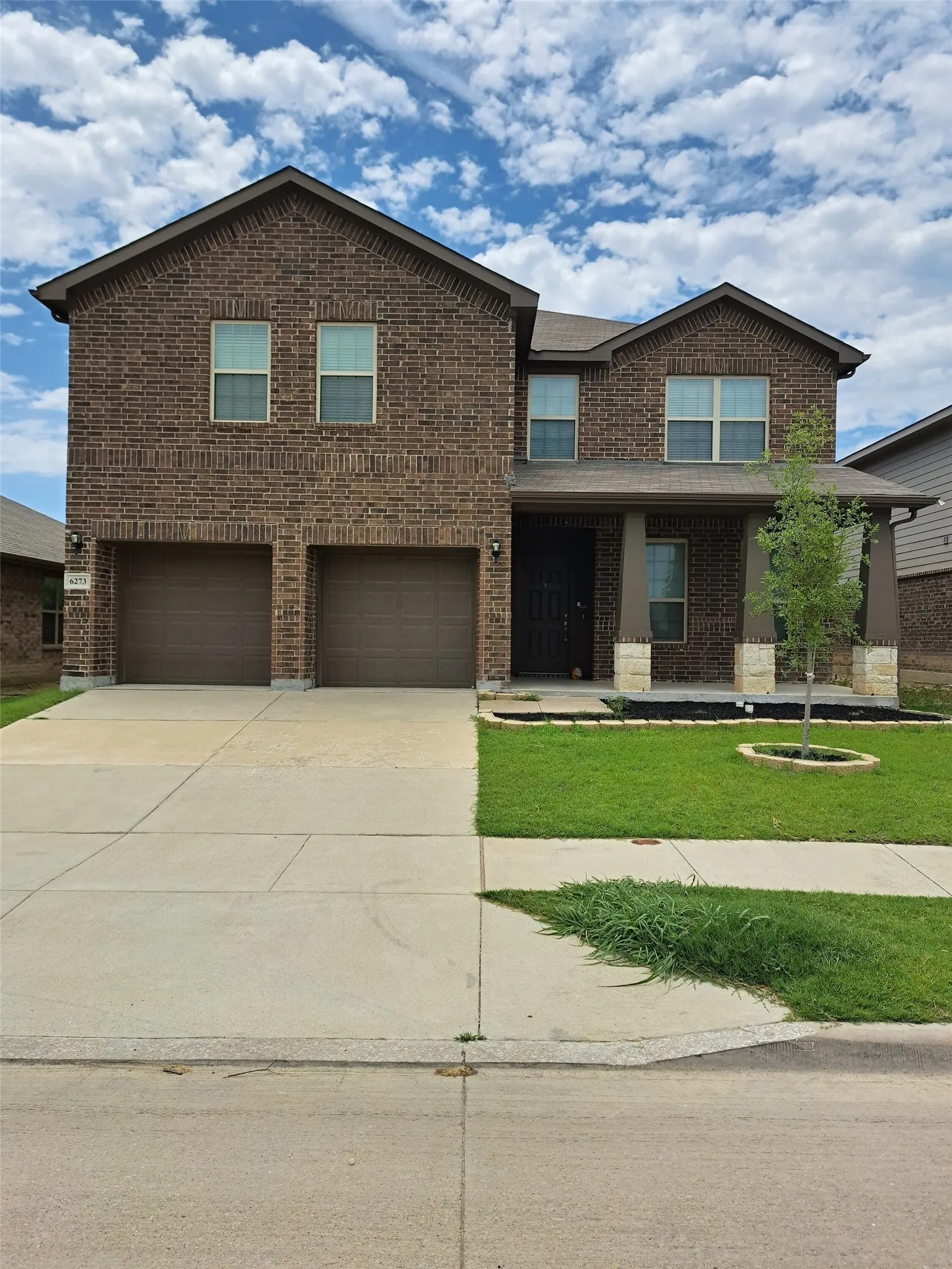 Single Family Residence For Sale in Tarrant County , 6273 Outrigger Road, Fort Worth, Texas 76179, 4 Bedroom, 4 Bathroom, 2 Garage spaces, 2,950 Sqft, built in 2019, Price $340,000, mls#21339145, Real Estate Agent in Fort Worth, Homes For Sale in Tarrant county, Homes For Sale in Fort Worth, Realtor in Fort Worth Texas, Real Estate Brokerage Independent Realty Texas, Luminita Cordes Realtor