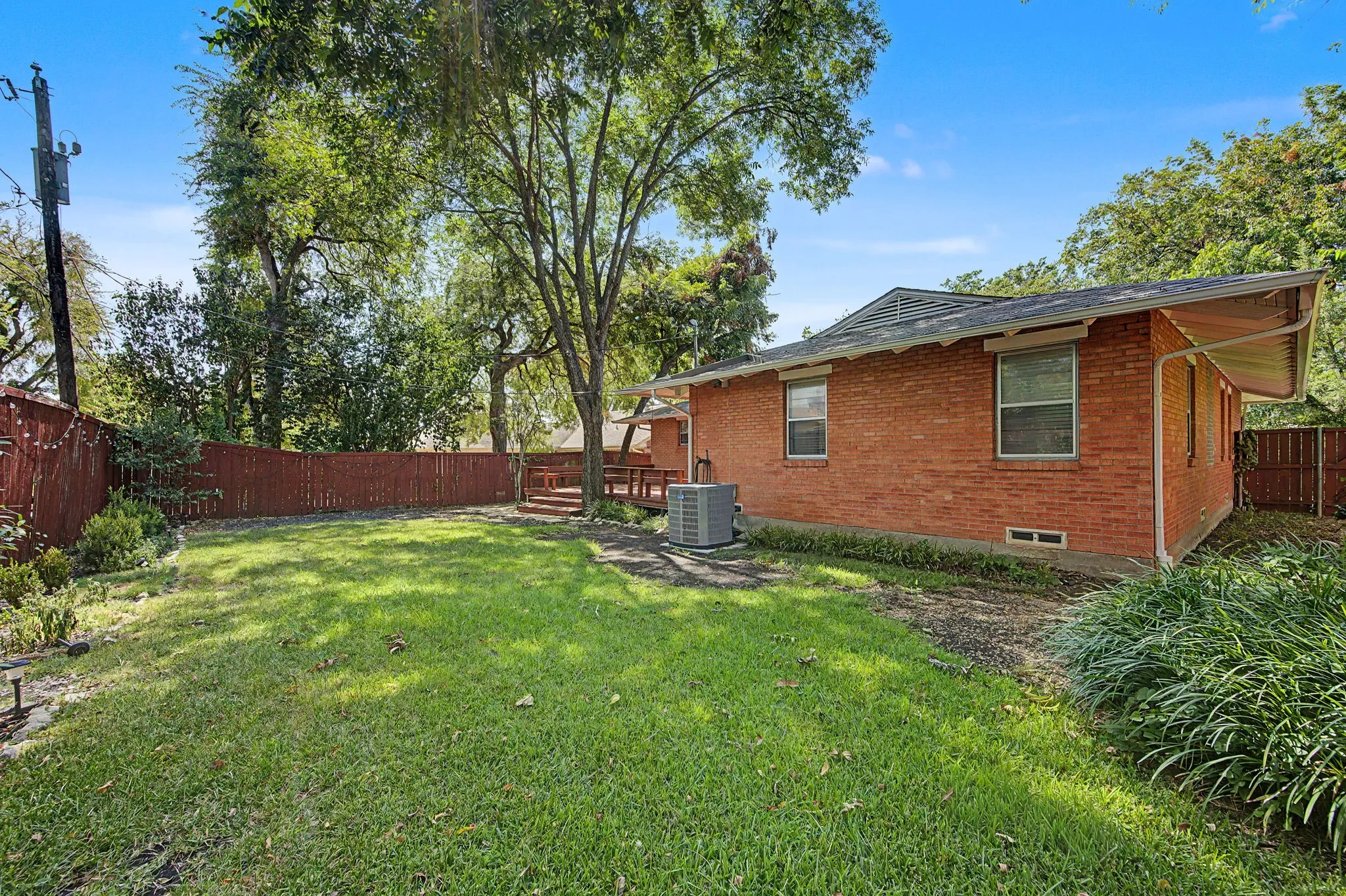Single Family Residence For Sale in Dallas County , 8046 Fall River Drive, Dallas, Texas 75228, 3 Bedroom, 2 Bathroom, 2 Garage spaces, 1,591 Sqft, built in 1956, mls#21365633, Real Estate Agent in Dallas, Homes For Sale in Dallas county, Homes For Sale in Dallas, Realtor in Dallas Texas, Real Estate Brokerage Independent Realty Texas, Luminita Cordes Realtor