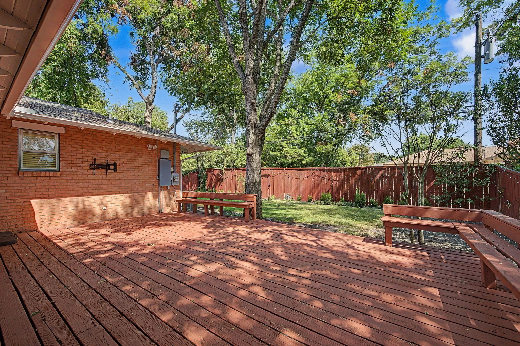 Single Family Residence For Sale in Dallas County , 8046 Fall River Drive, Dallas, Texas 75228, 3 Bedroom, 2 Bathroom, 2 Garage spaces, 1,591 Sqft, built in 1956, mls#21365633, Real Estate Agent in Dallas, Homes For Sale in Dallas county, Homes For Sale in Dallas, Realtor in Dallas Texas, Real Estate Brokerage Independent Realty Texas, Luminita Cordes Realtor