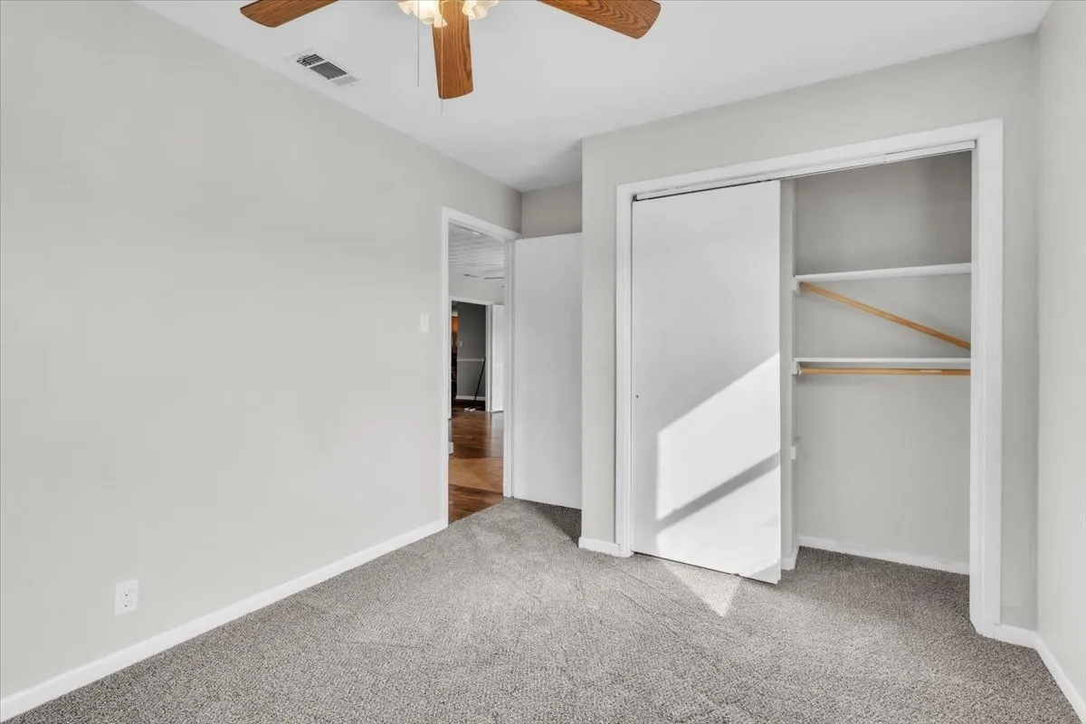 Single Family Residence For Sale in Denton County , 349 Rivercrest Drive, Lewisville, Texas 75067, 3 Bedroom, 2 Bathroom, Garage spaces, 1,638 Sqft, built in 1962, mls#21366523, Real Estate Agent in Lewisville, Homes For Sale in Denton county, Homes For Sale in Lewisville, Realtor in Lewisville Texas, Real Estate Brokerage Independent Realty Texas, Luminita Cordes Realtor