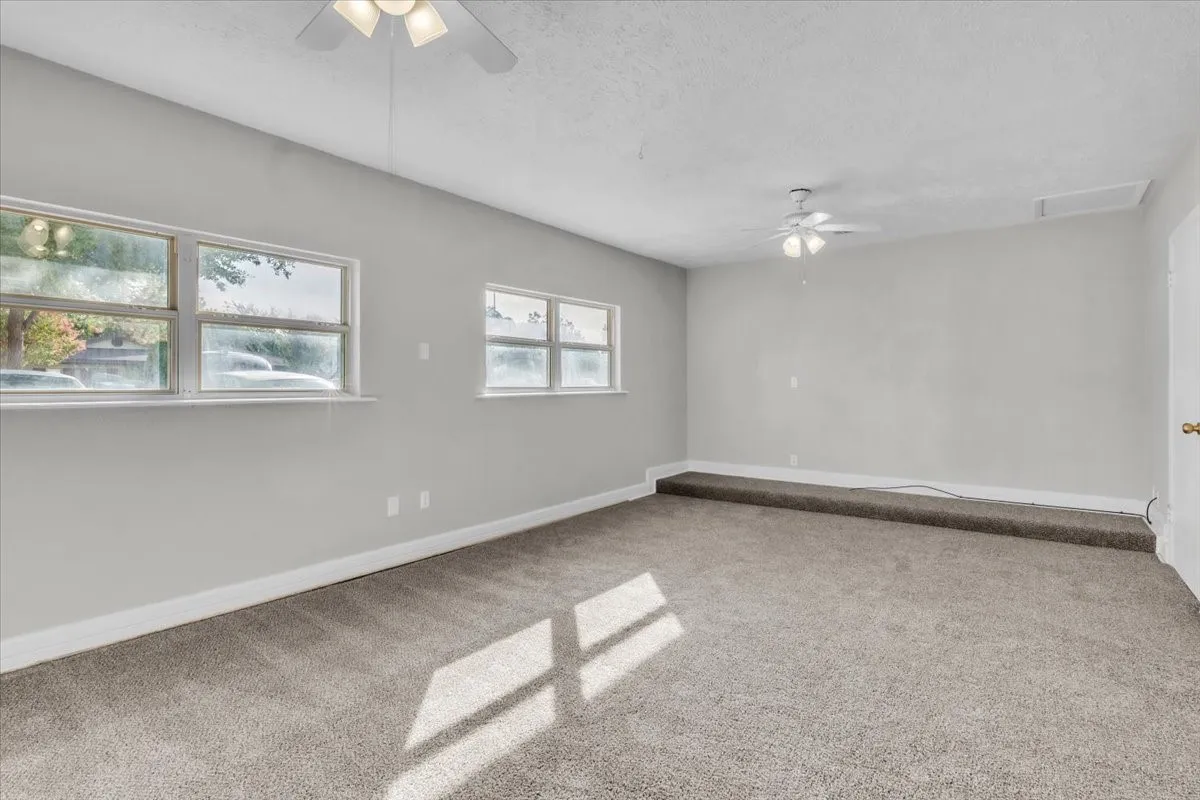 Single Family Residence For Sale in Denton County , 349 Rivercrest Drive, Lewisville, Texas 75067, 3 Bedroom, 2 Bathroom, Garage spaces, 1,638 Sqft, built in 1962, mls#21366523, Real Estate Agent in Lewisville, Homes For Sale in Denton county, Homes For Sale in Lewisville, Realtor in Lewisville Texas, Real Estate Brokerage Independent Realty Texas, Luminita Cordes Realtor