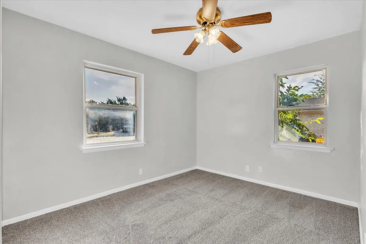 Single Family Residence For Sale in Denton County , 349 Rivercrest Drive, Lewisville, Texas 75067, 3 Bedroom, 2 Bathroom, Garage spaces, 1,638 Sqft, built in 1962, mls#21366523, Real Estate Agent in Lewisville, Homes For Sale in Denton county, Homes For Sale in Lewisville, Realtor in Lewisville Texas, Real Estate Brokerage Independent Realty Texas, Luminita Cordes Realtor