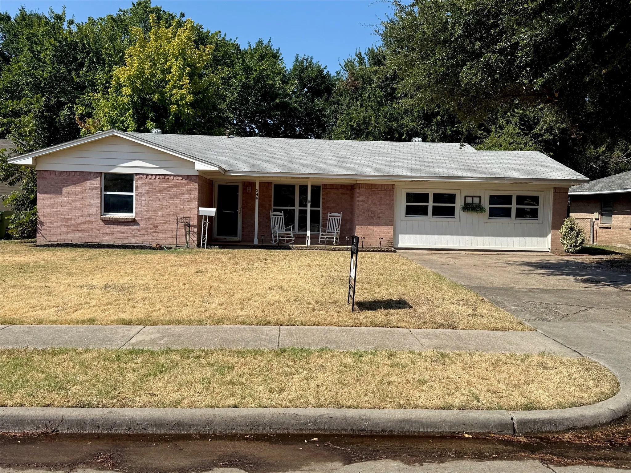 Single Family Residence For Sale in Denton County , 349 Rivercrest Drive, Lewisville, Texas 75067, 3 Bedroom, 2 Bathroom, Garage spaces, 1,638 Sqft, built in 1962, mls#21366523, Real Estate Agent in Lewisville, Homes For Sale in Denton county, Homes For Sale in Lewisville, Realtor in Lewisville Texas, Real Estate Brokerage Independent Realty Texas, Luminita Cordes Realtor